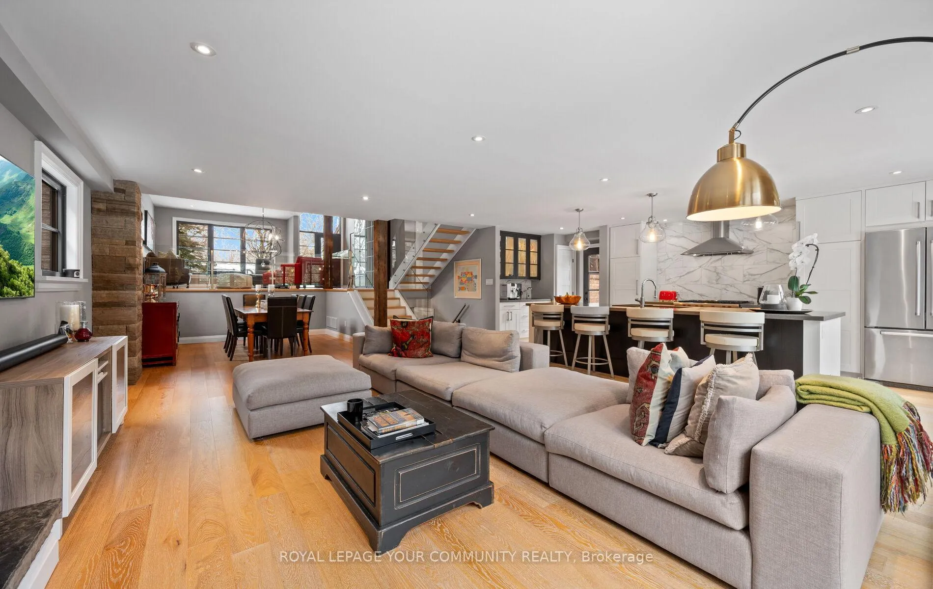 Photo 12 of 12 Glenview Drive, Aurora, Aurora Highlands — HOMEH