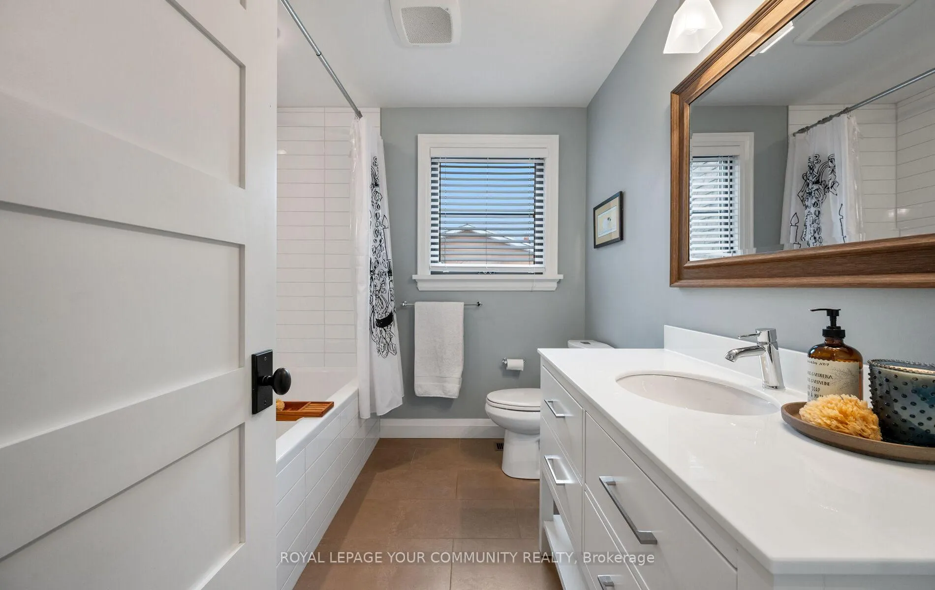 Photo 26 of 12 Glenview Drive, Aurora, Aurora Highlands — HOMEH
