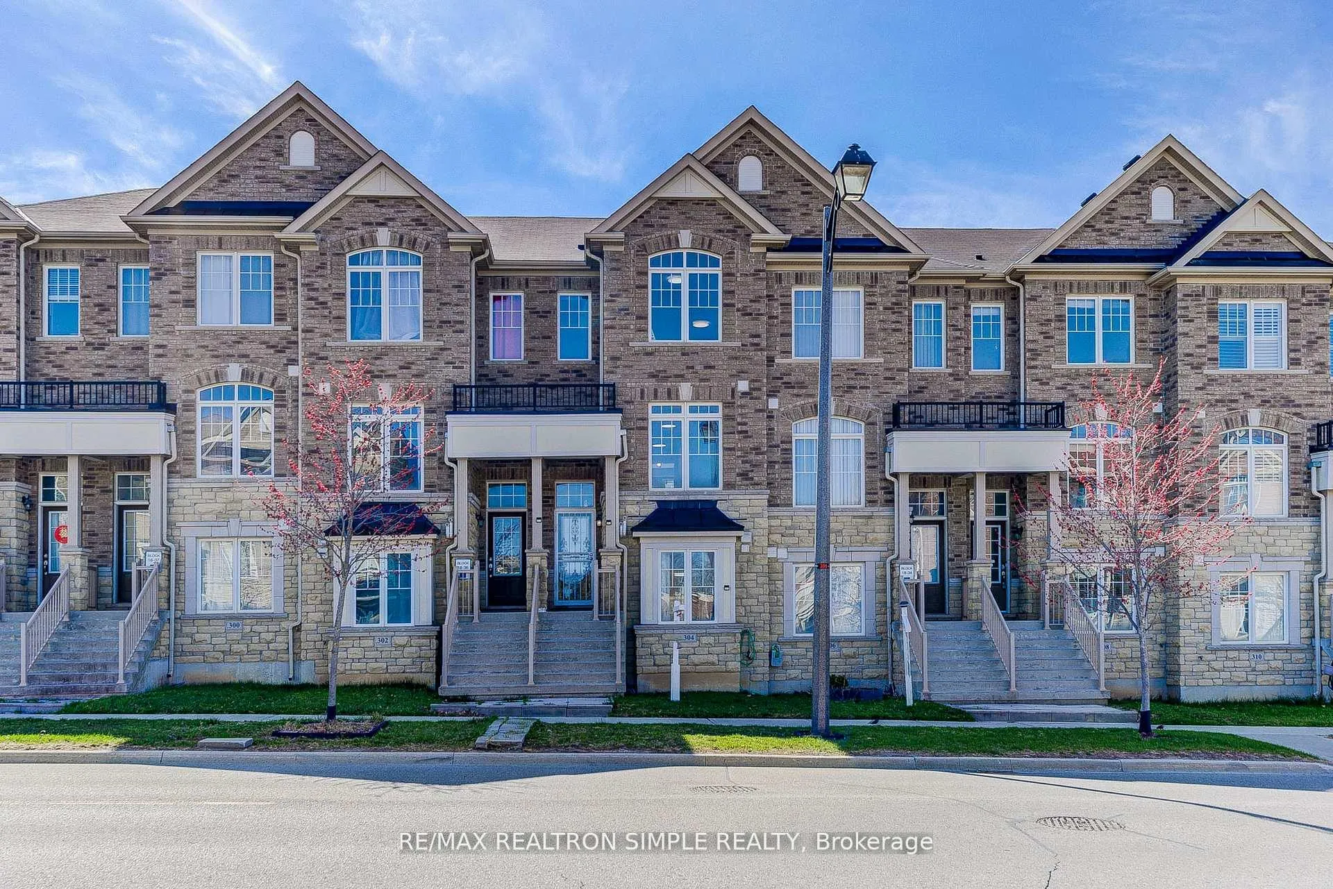 Photo 1 of 304 Delray Drive, Markham, Greensborough — HOMEH