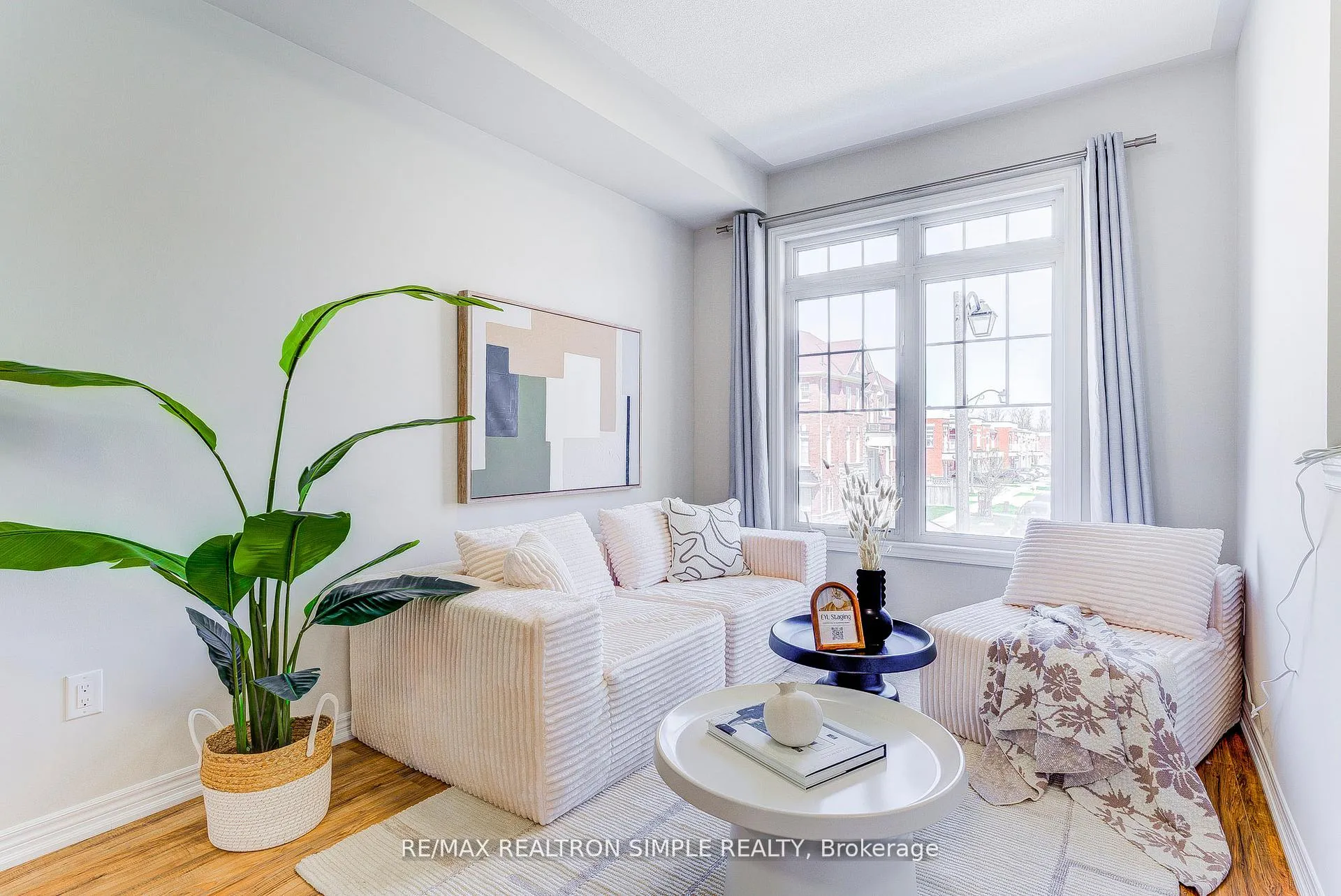 Photo 2 of 304 Delray Drive, Markham, Greensborough — HOMEH