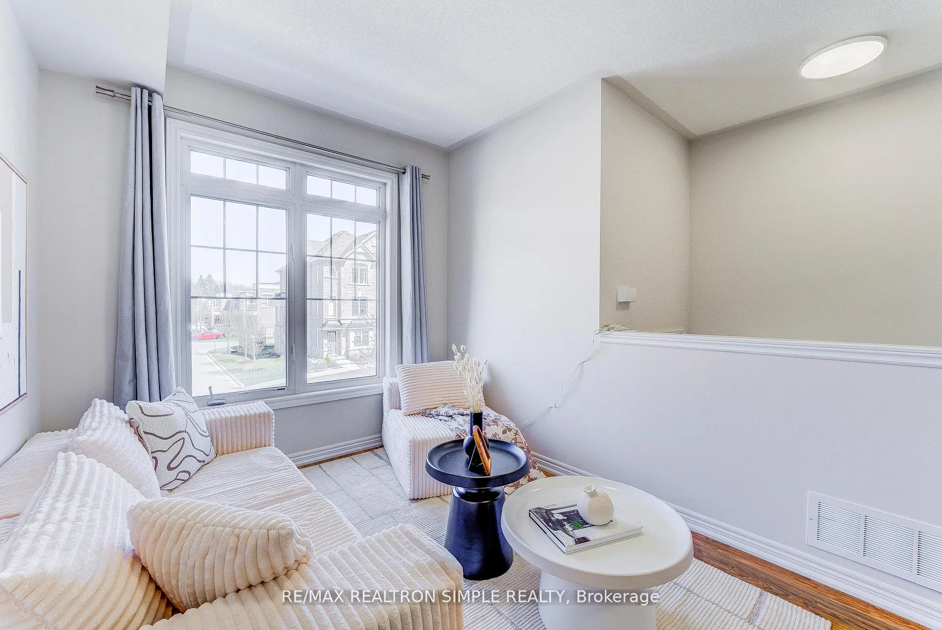 Photo 3 of 304 Delray Drive, Markham, Greensborough — HOMEH