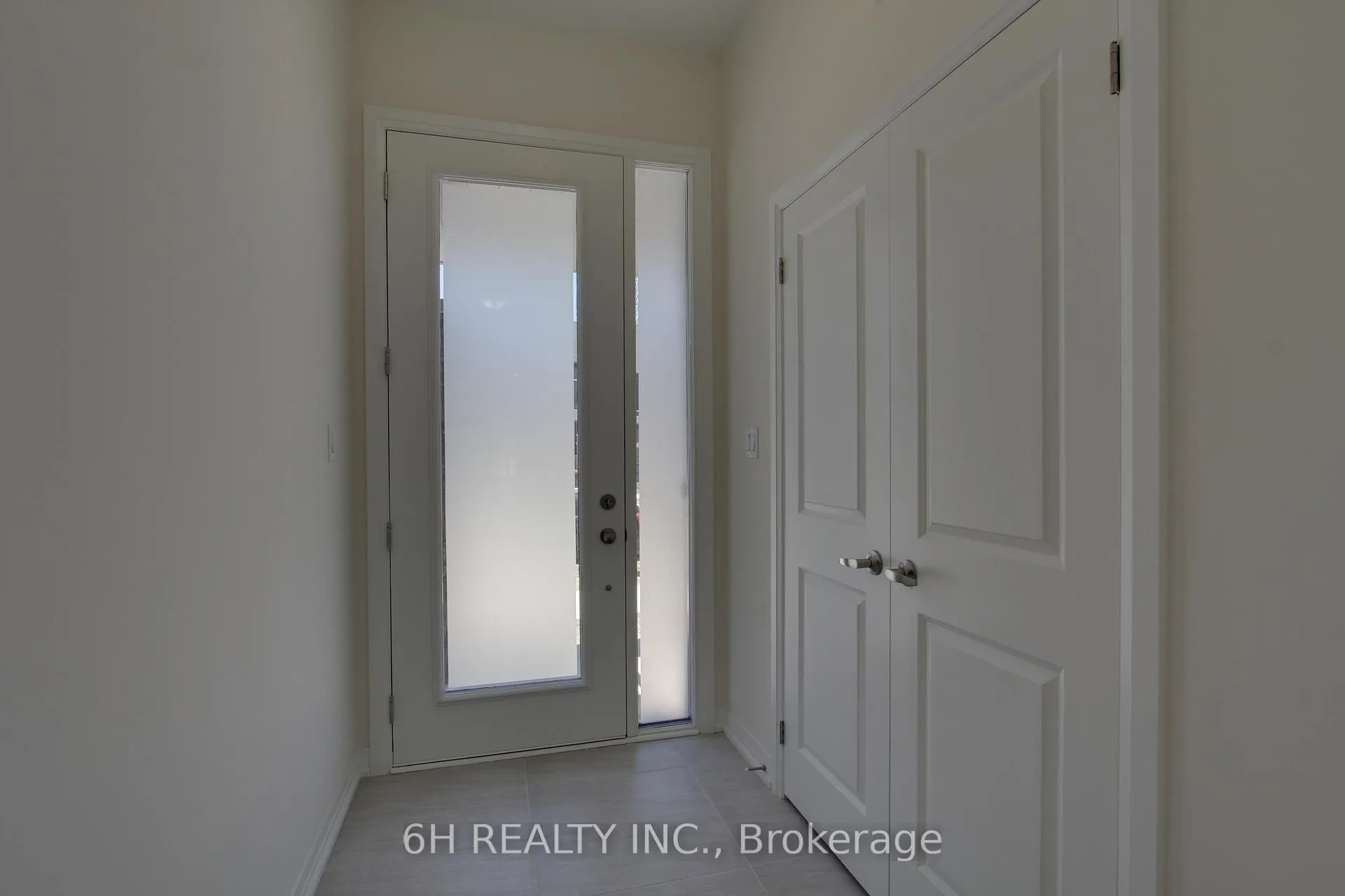 Photo 3 of 2610 Hibiscus Drive, Pickering, Rural Pickering — HOMEH