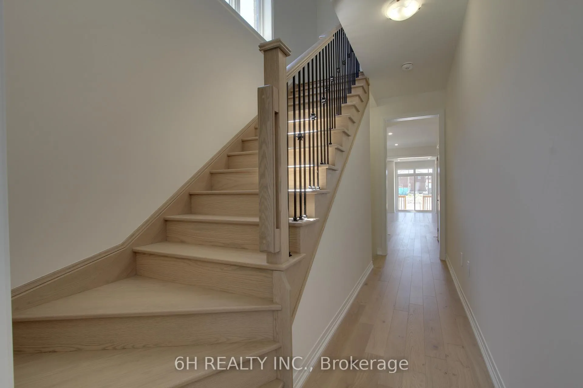 Photo 5 of 2610 Hibiscus Drive, Pickering, Rural Pickering — HOMEH