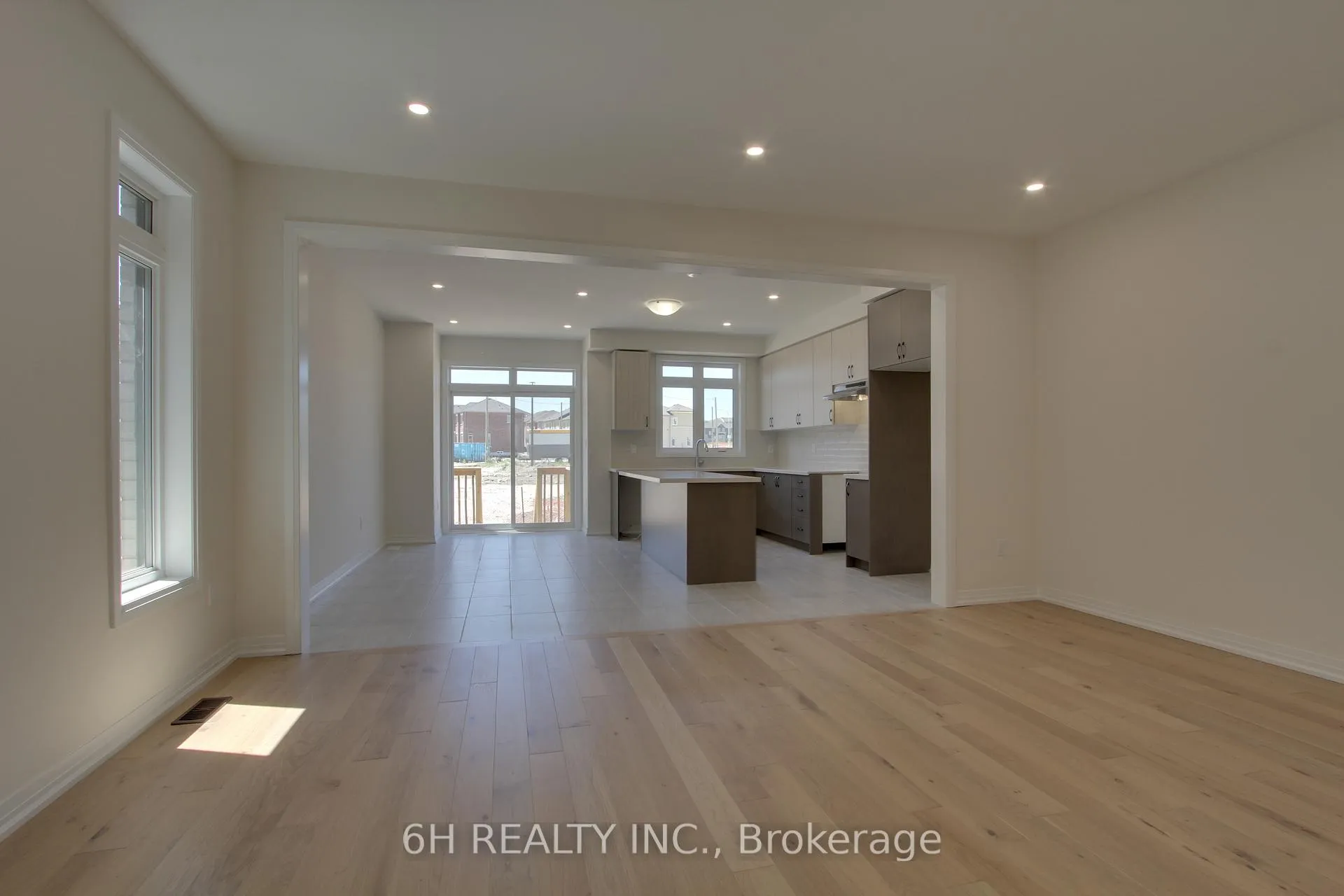Photo 10 of 2610 Hibiscus Drive, Pickering, Rural Pickering — HOMEH
