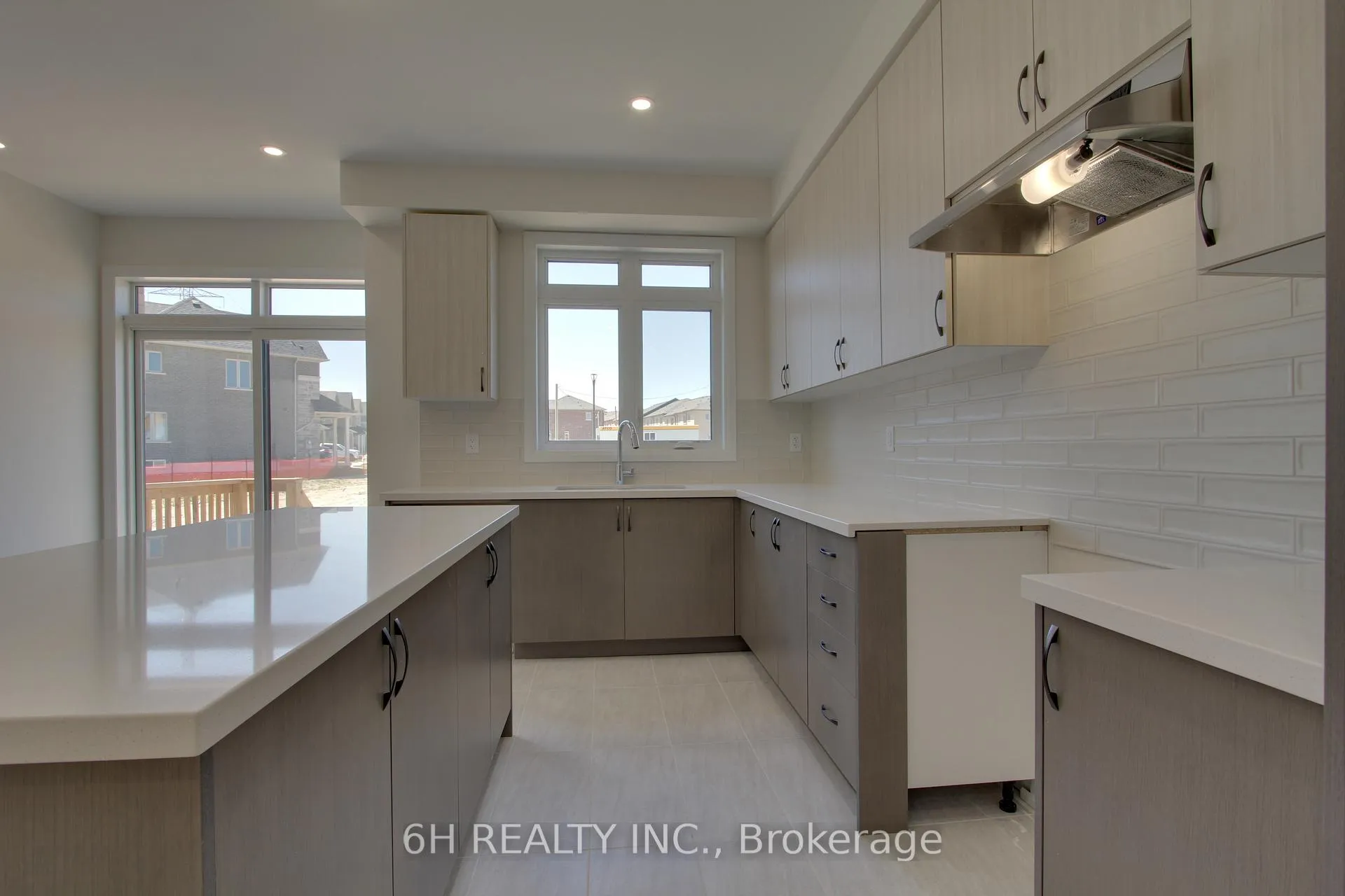 Photo 12 of 2610 Hibiscus Drive, Pickering, Rural Pickering — HOMEH