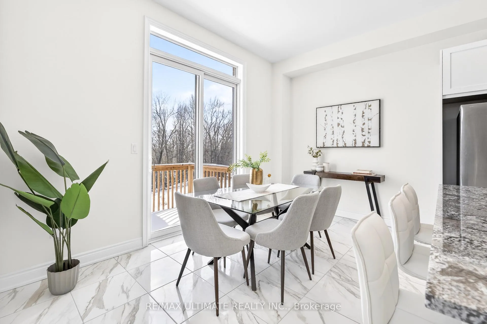 Photo 11 of 21 Fire King Drive, Whitby, Rural Whitby — HOMEH