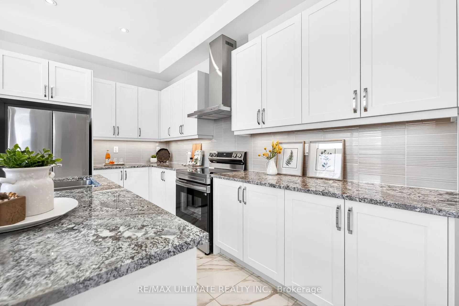 Photo 18 of 21 Fire King Drive, Whitby, Rural Whitby — HOMEH