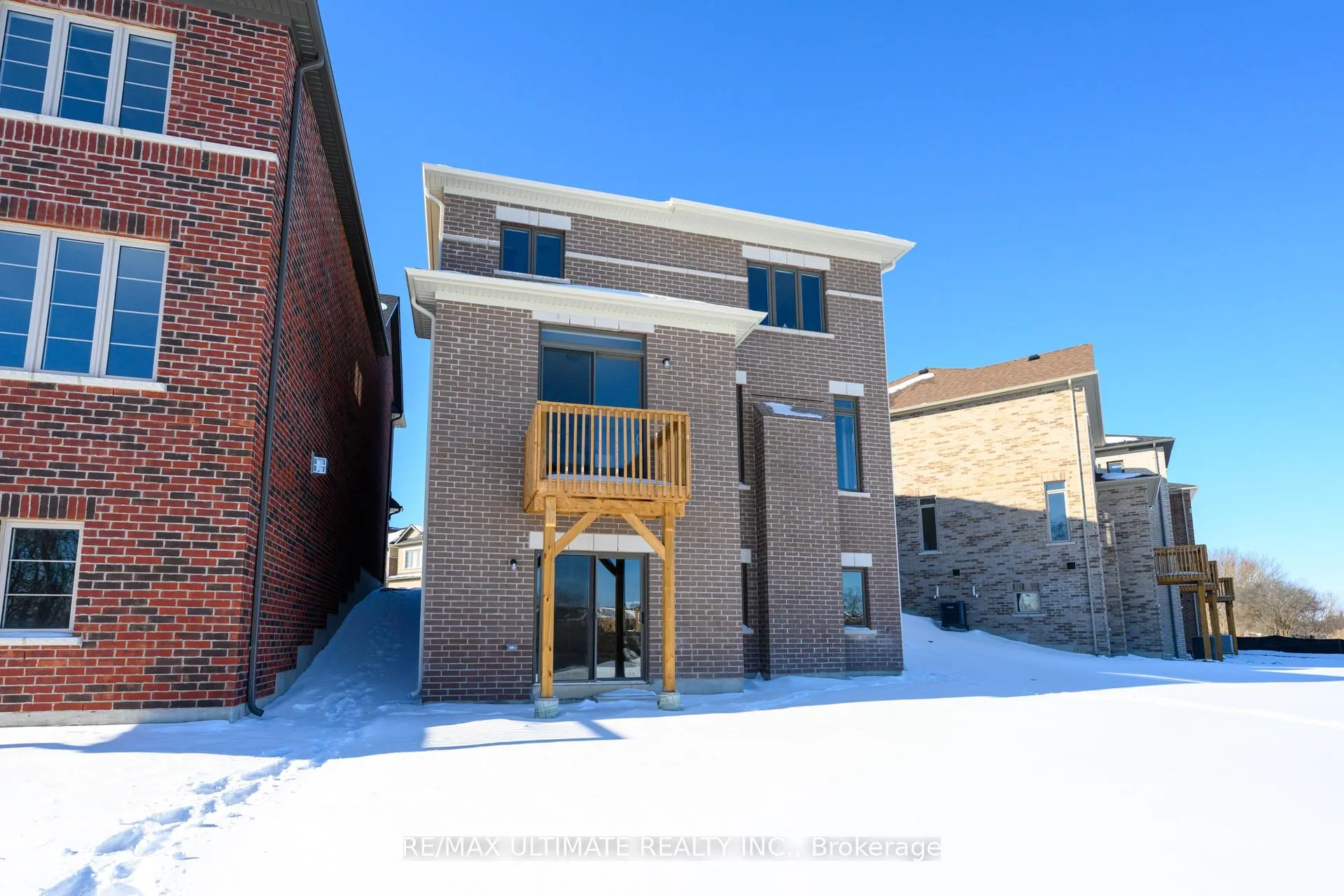 Photo 46 of 21 Fire King Drive, Whitby, Rural Whitby — HOMEH