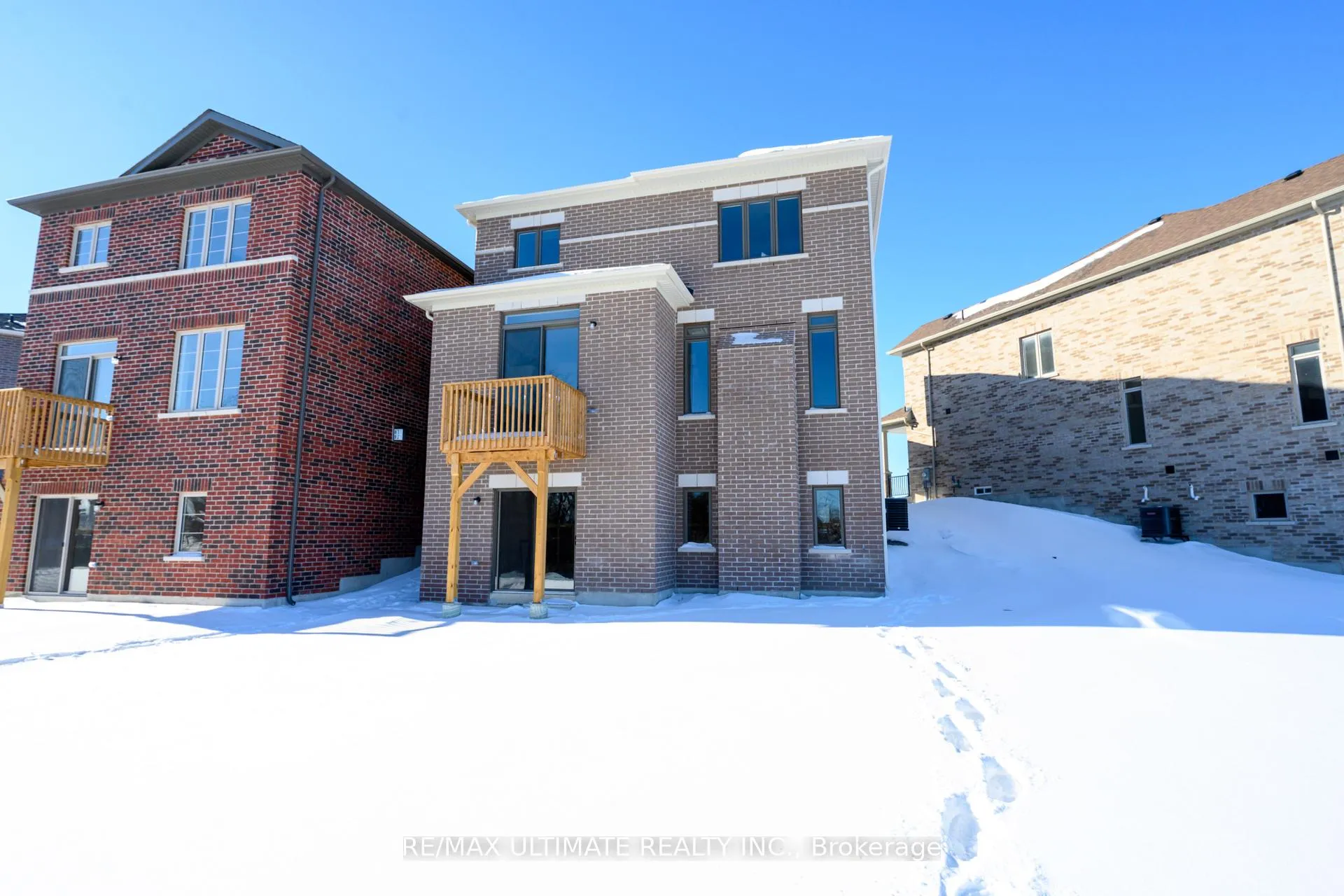 Photo 47 of 21 Fire King Drive, Whitby, Rural Whitby — HOMEH