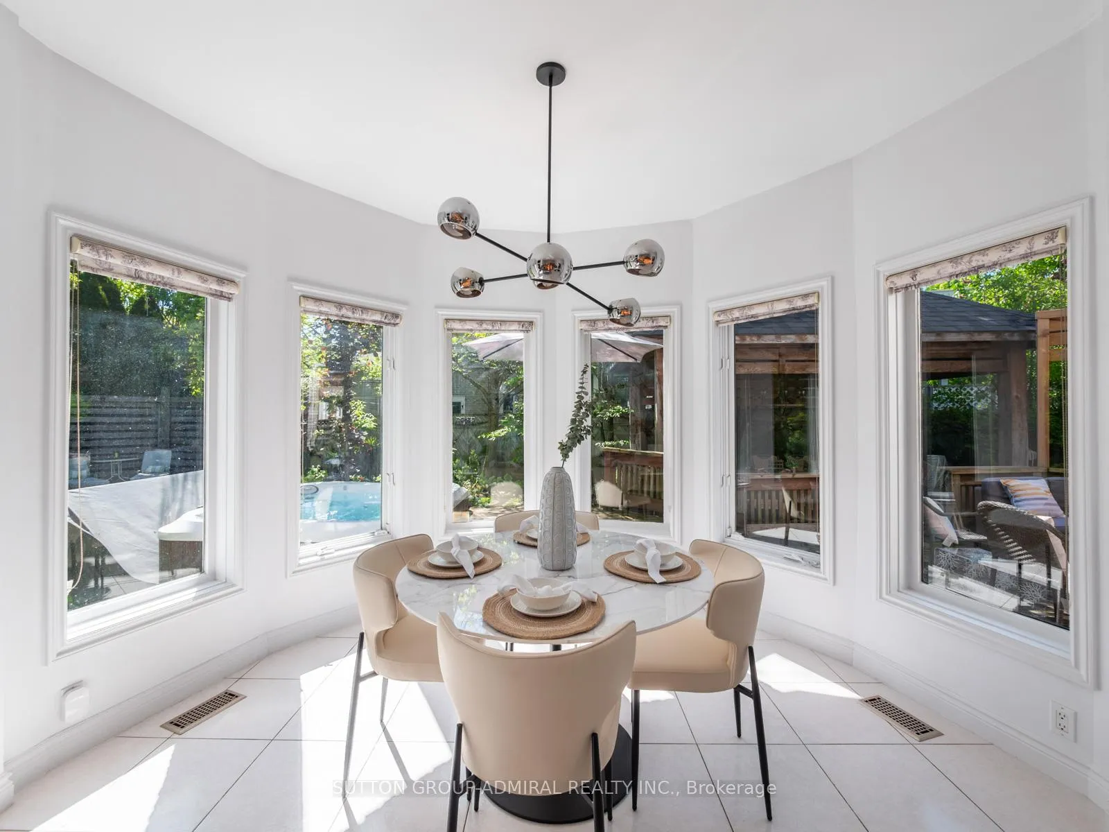 Photo 11 of 437 Beverley Glen Boulevard, Vaughan, Beverley Glen — HOMEH