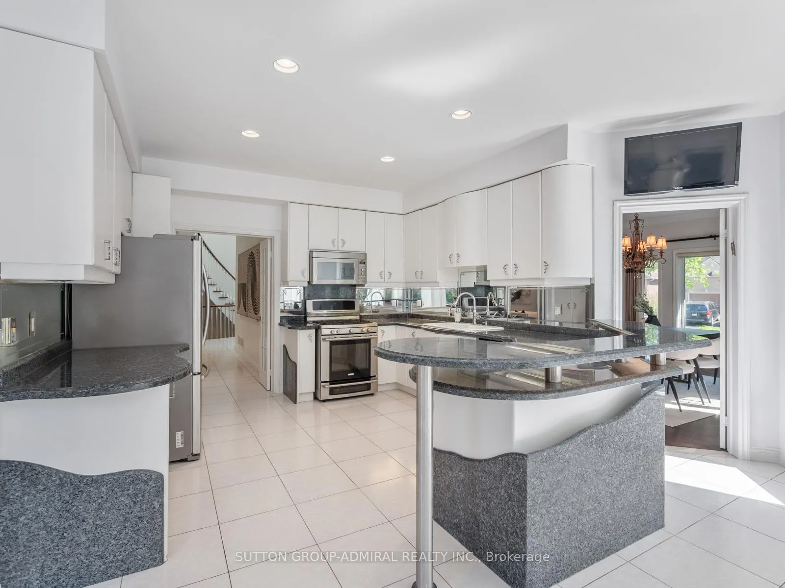 Photo 12 of 437 Beverley Glen Boulevard, Vaughan, Beverley Glen — HOMEH
