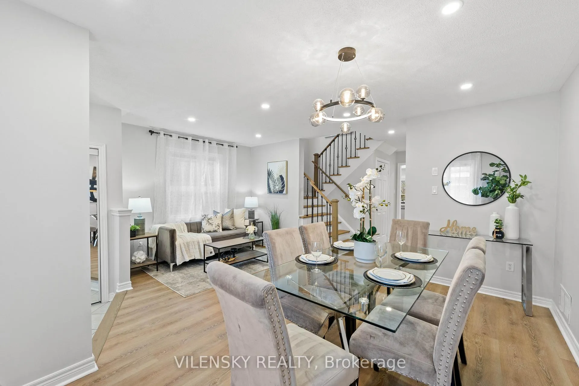 Photo 7 of 55 Queensbridge Drive, Vaughan, Patterson — HOMEH