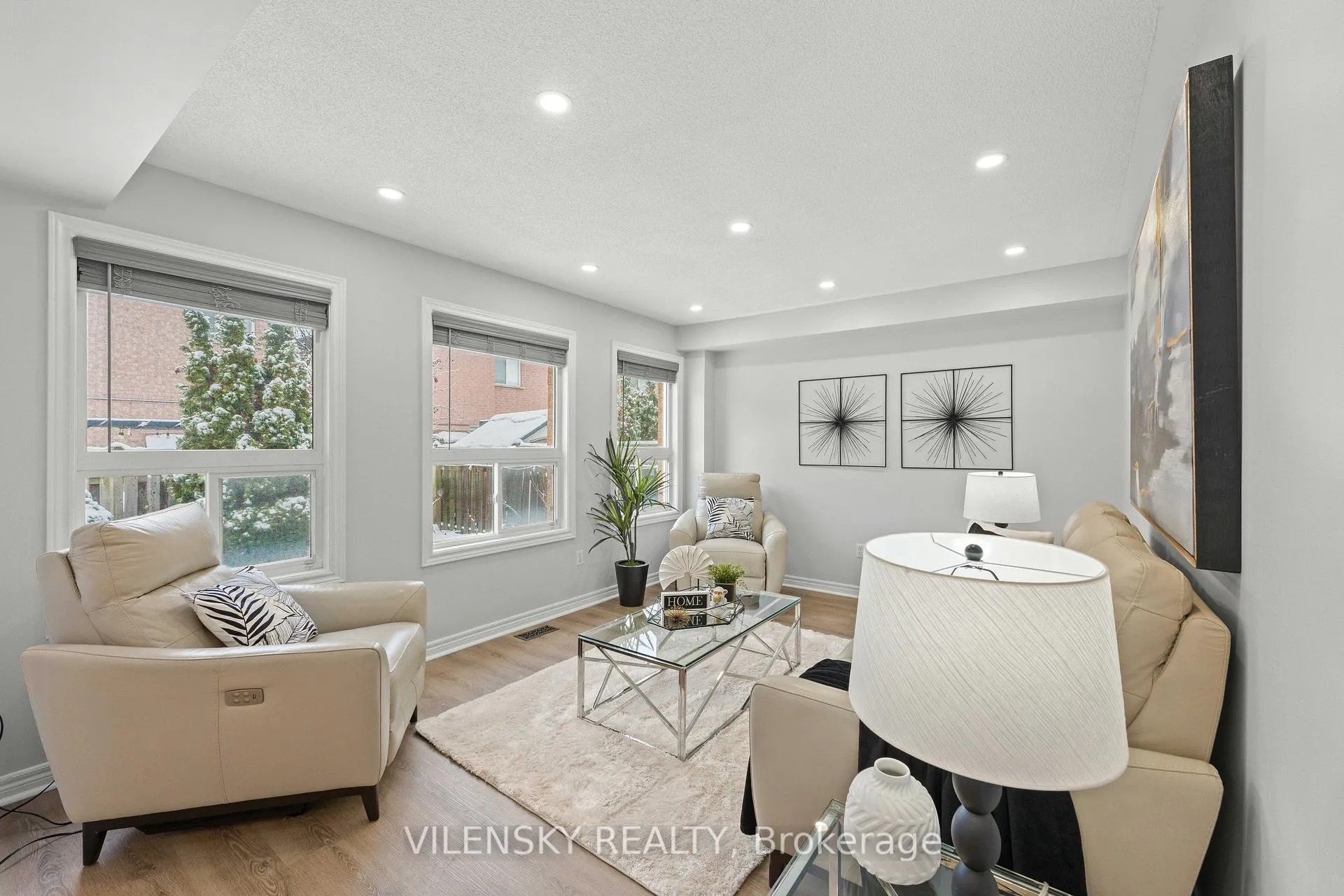 Photo 18 of 55 Queensbridge Drive, Vaughan, Patterson — HOMEH