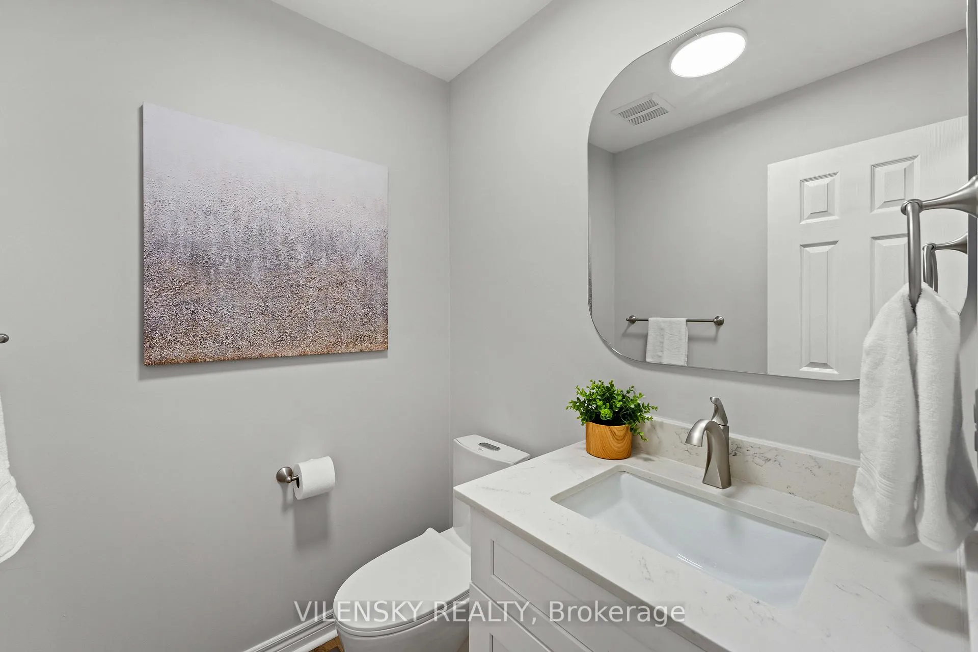 Photo 19 of 55 Queensbridge Drive, Vaughan, Patterson — HOMEH