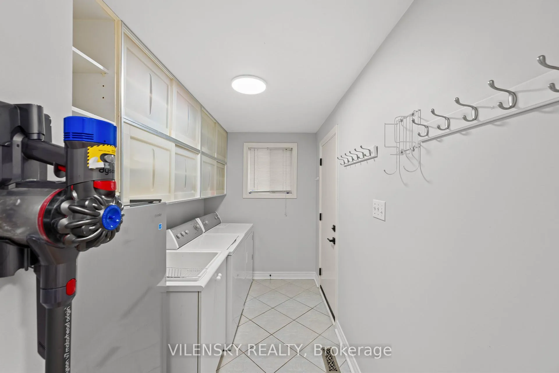 Photo 20 of 55 Queensbridge Drive, Vaughan, Patterson — HOMEH