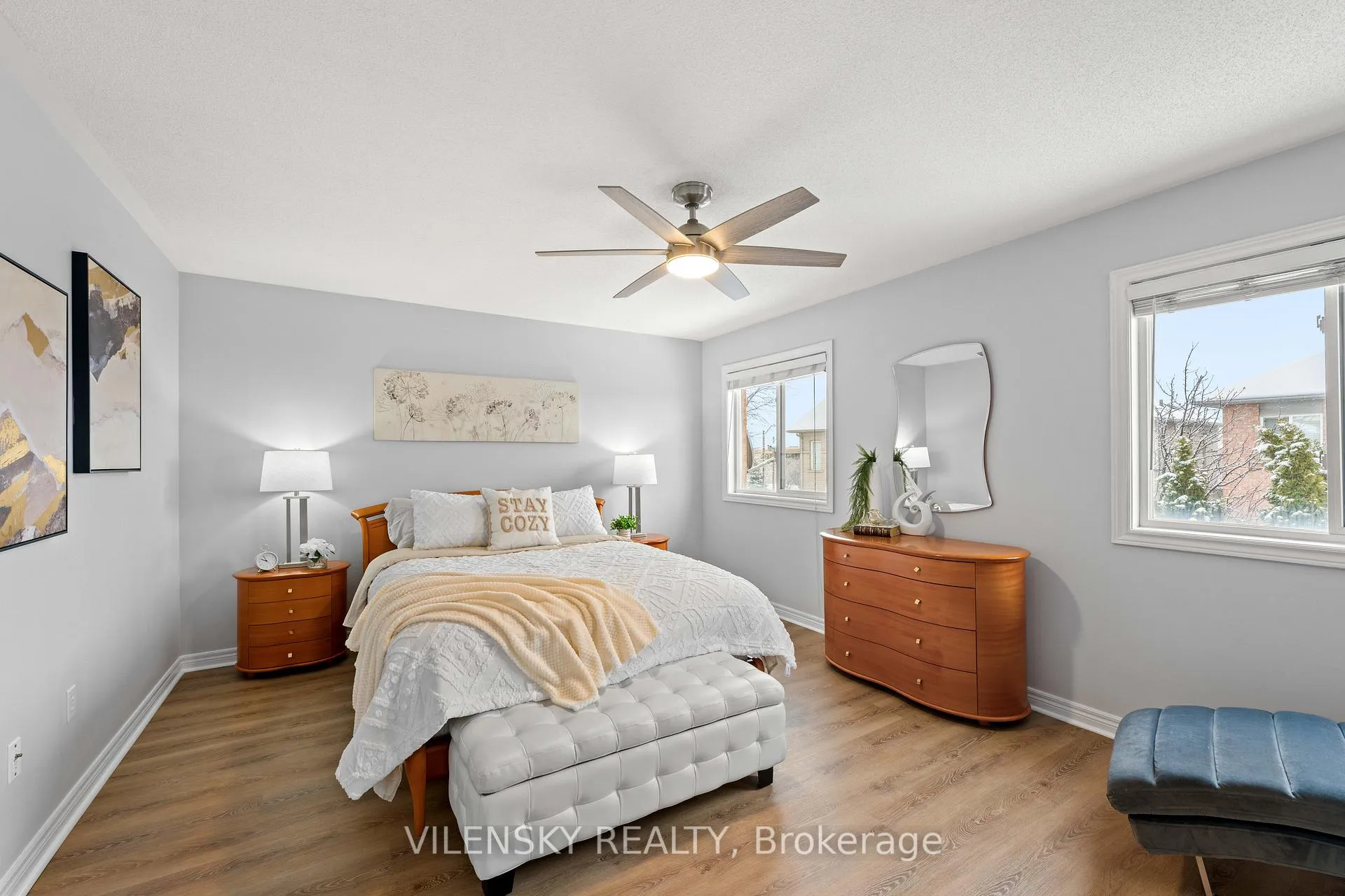 Photo 23 of 55 Queensbridge Drive, Vaughan, Patterson — HOMEH