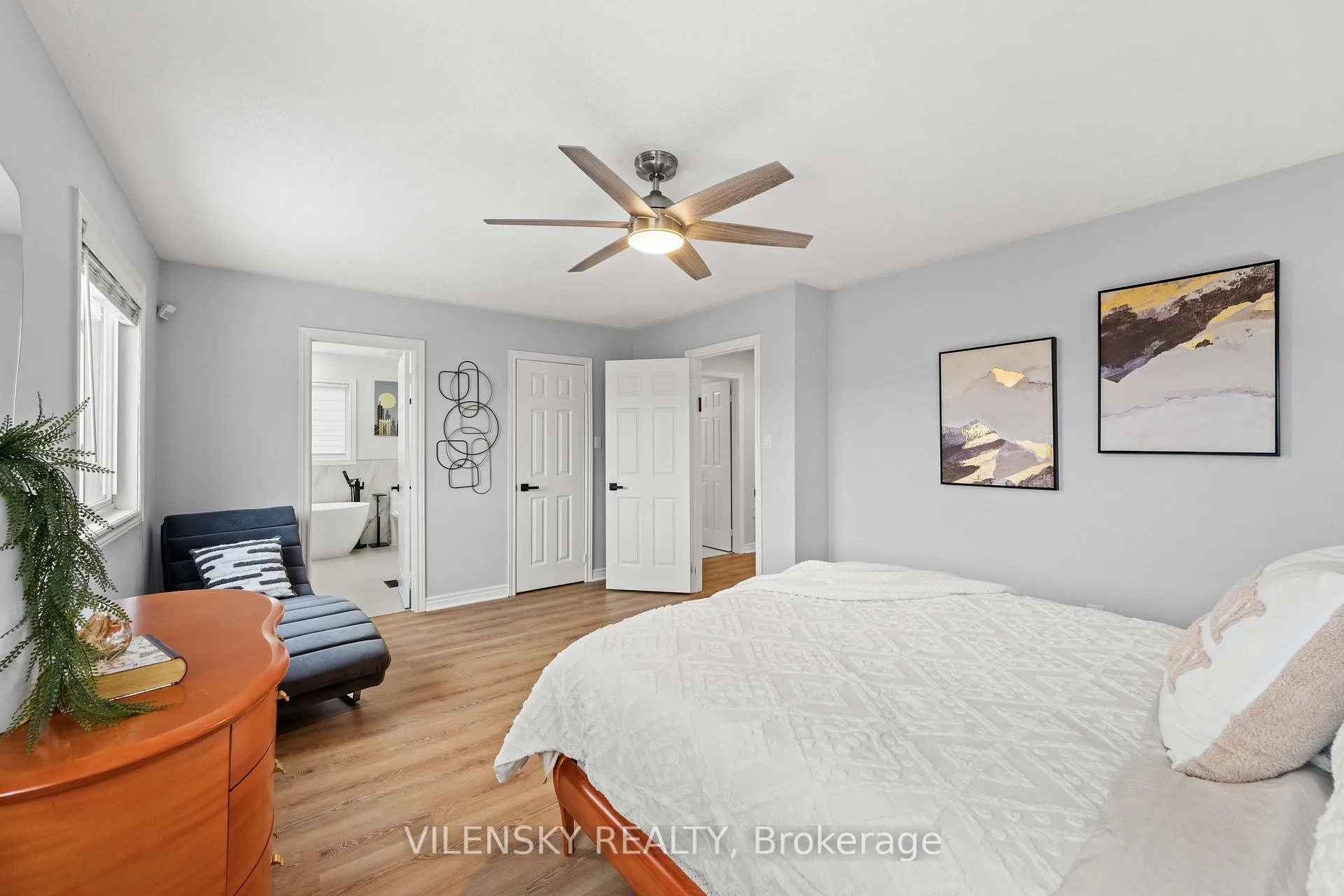 Photo 24 of 55 Queensbridge Drive, Vaughan, Patterson — HOMEH