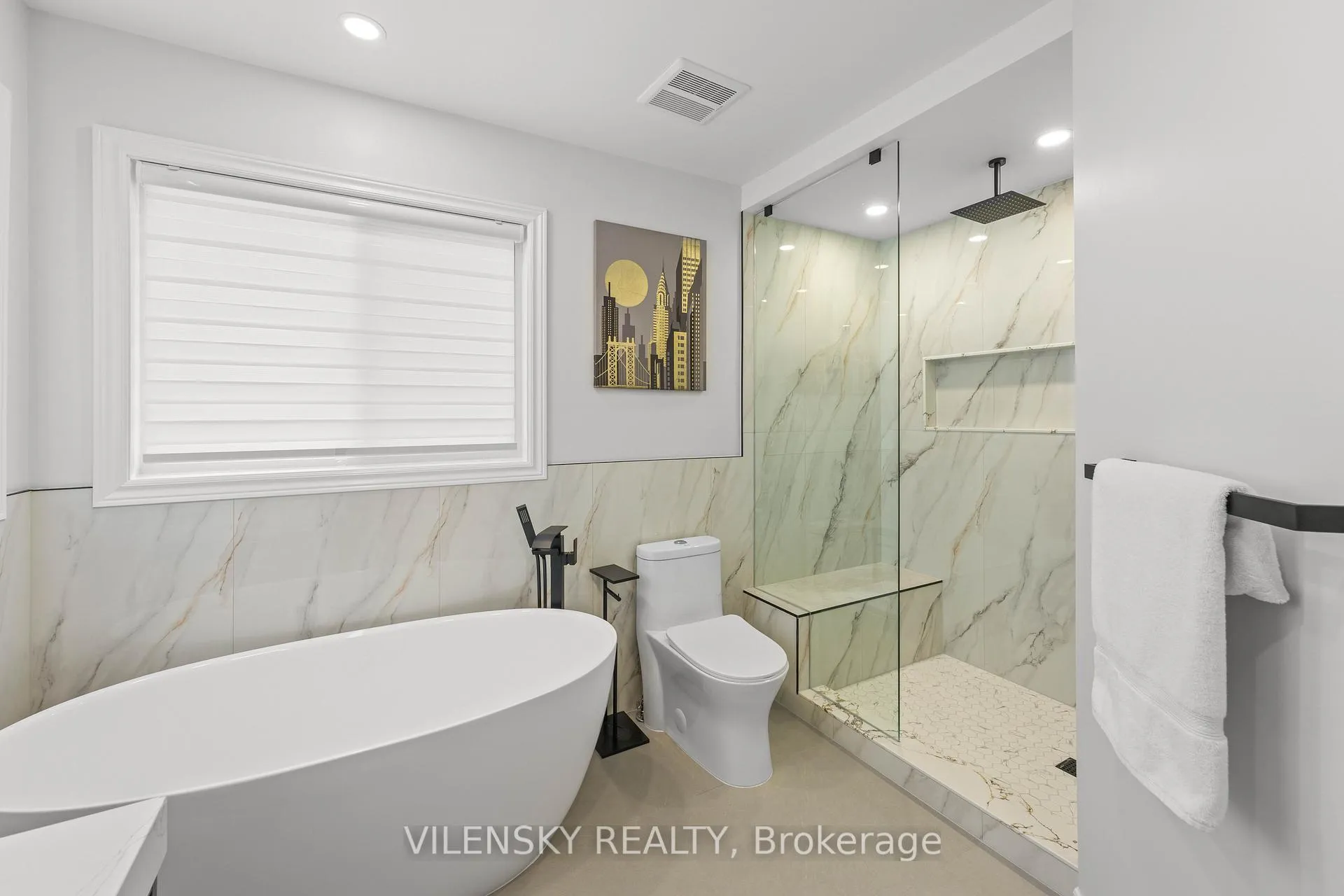 Photo 27 of 55 Queensbridge Drive, Vaughan, Patterson — HOMEH