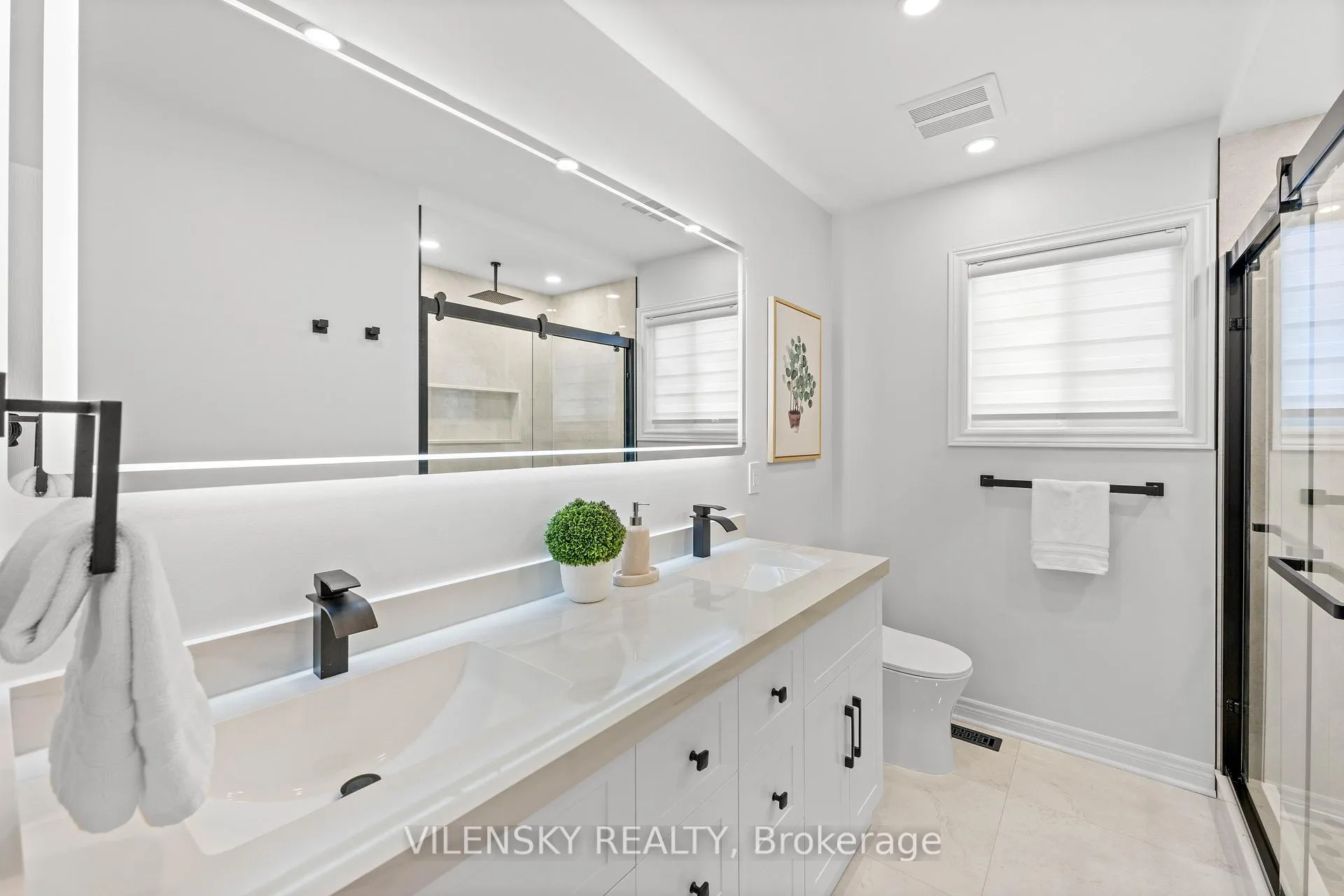 Photo 34 of 55 Queensbridge Drive, Vaughan, Patterson — HOMEH