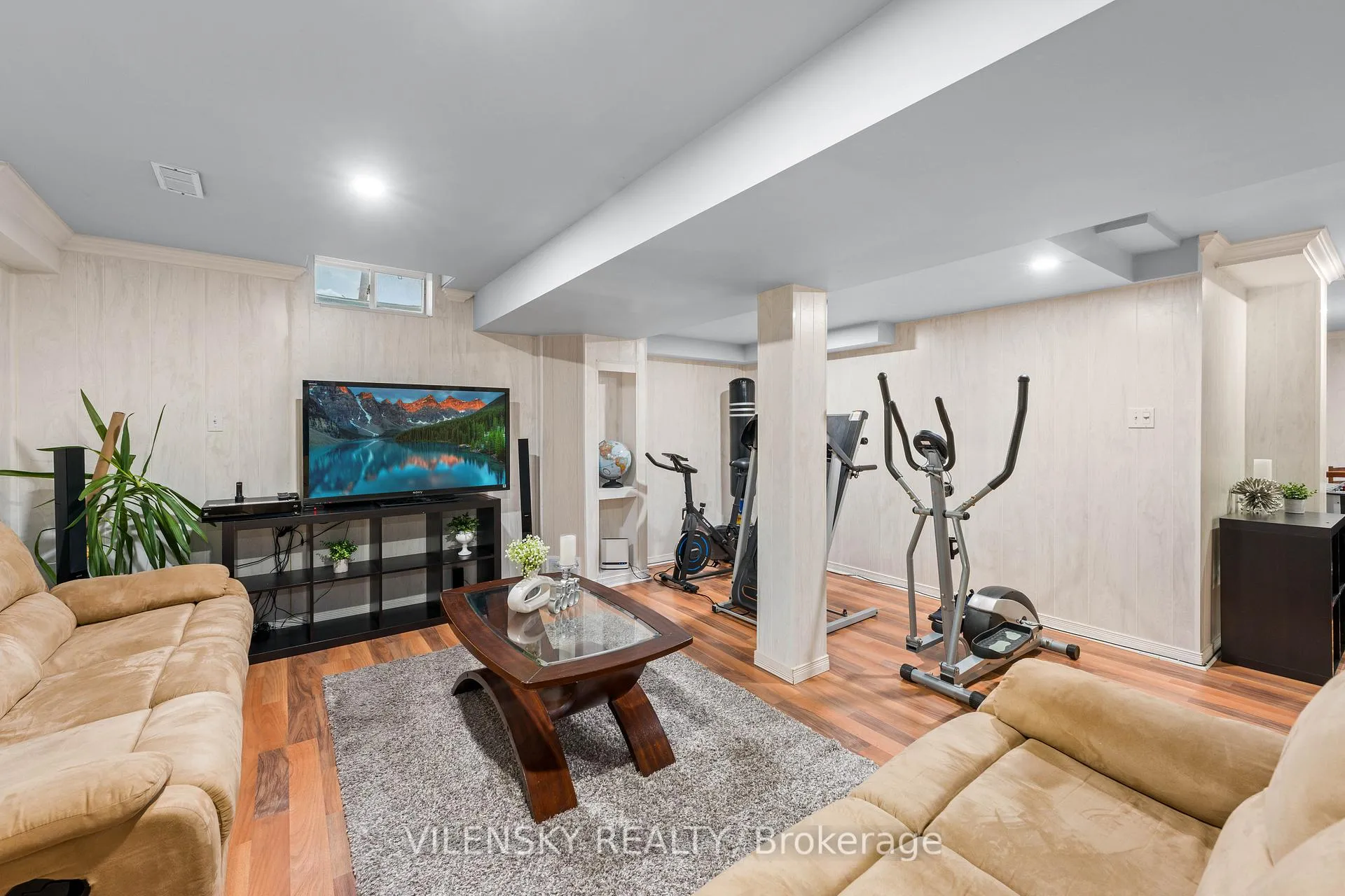 Photo 39 of 55 Queensbridge Drive, Vaughan, Patterson — HOMEH