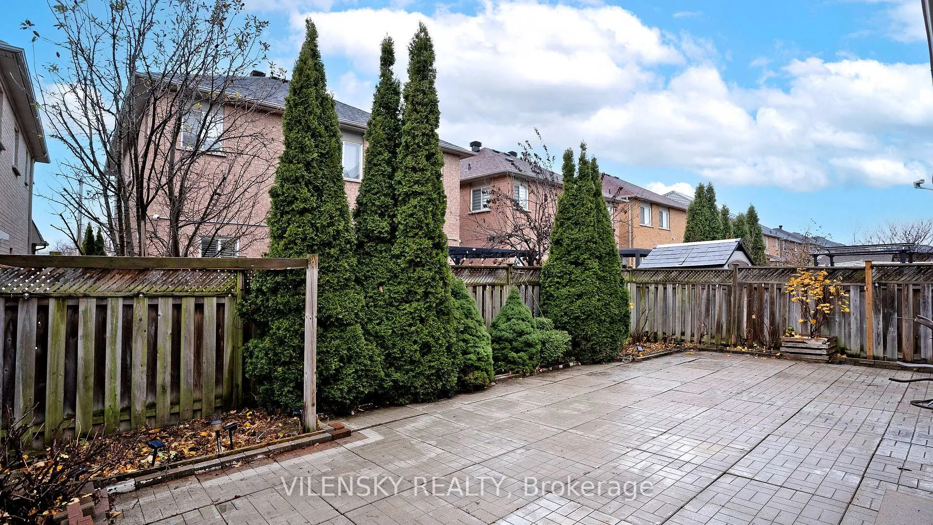 Photo 46 of 55 Queensbridge Drive, Vaughan, Patterson — HOMEH
