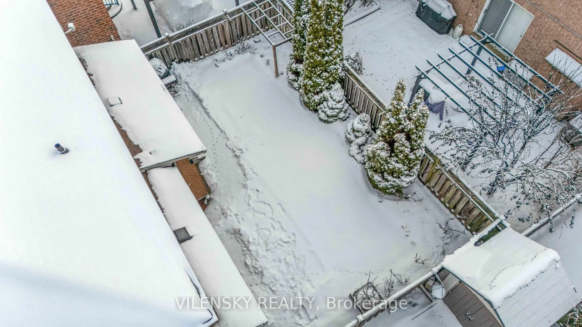 Photo 47 of 55 Queensbridge Drive, Vaughan, Patterson — HOMEH
