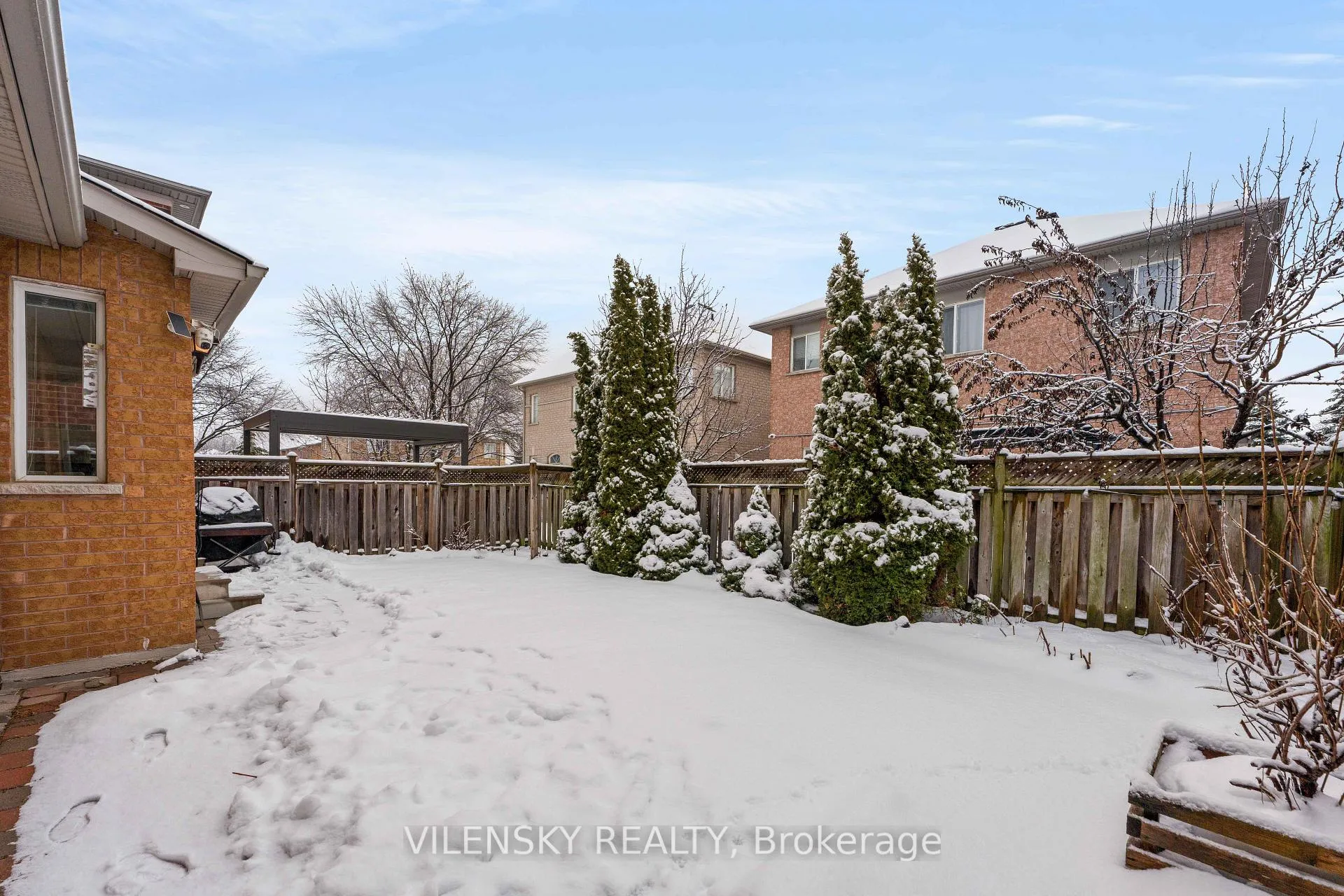 Photo 48 of 55 Queensbridge Drive, Vaughan, Patterson — HOMEH