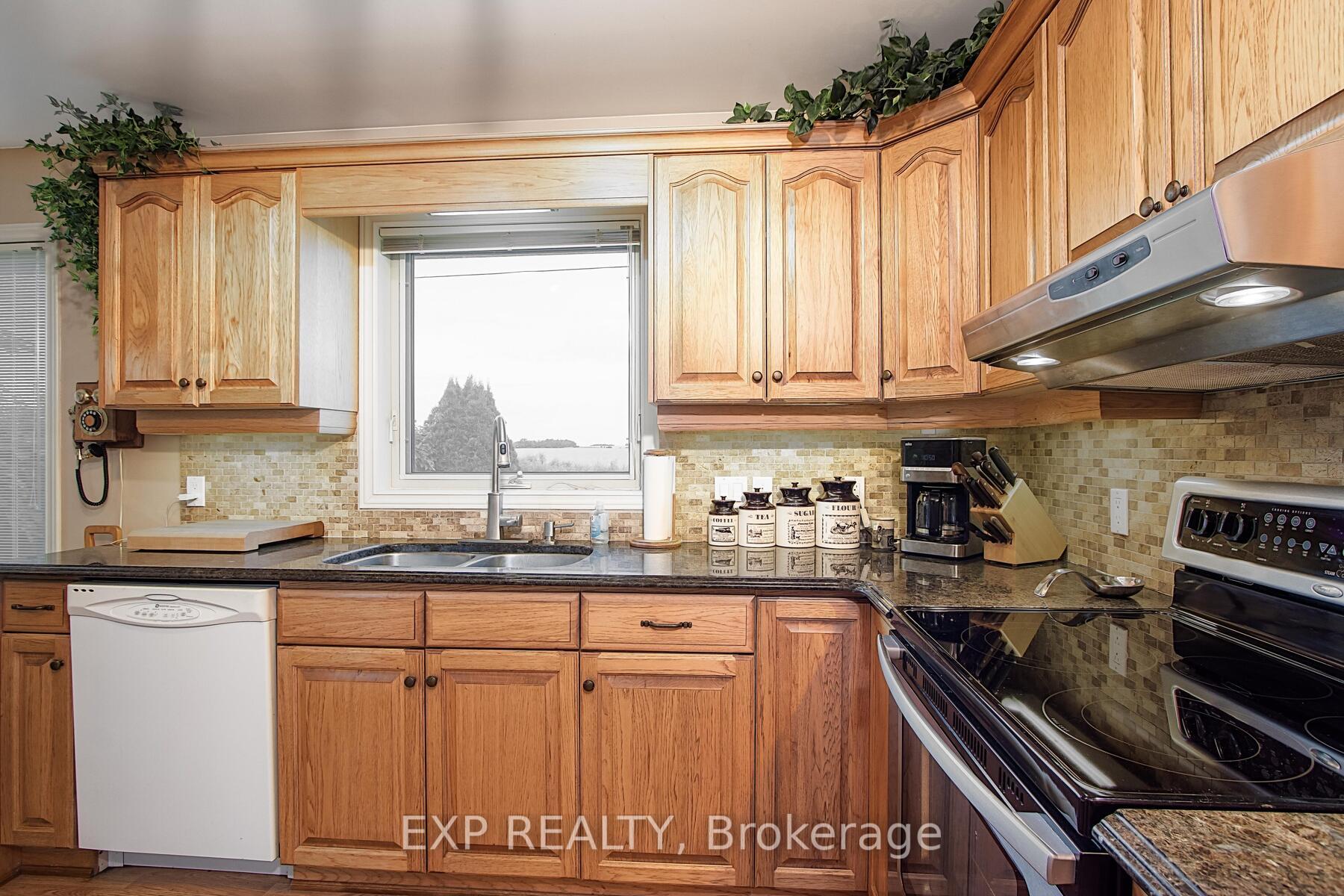 Photo 10 of 262 Kettle Creek Drive, Central Elgin, Belmont — HOMEH