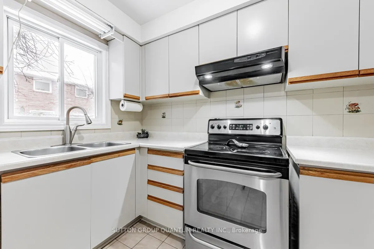 Photo 12 of 115 Wade Gate, Vaughan, Brownridge — HOMEH