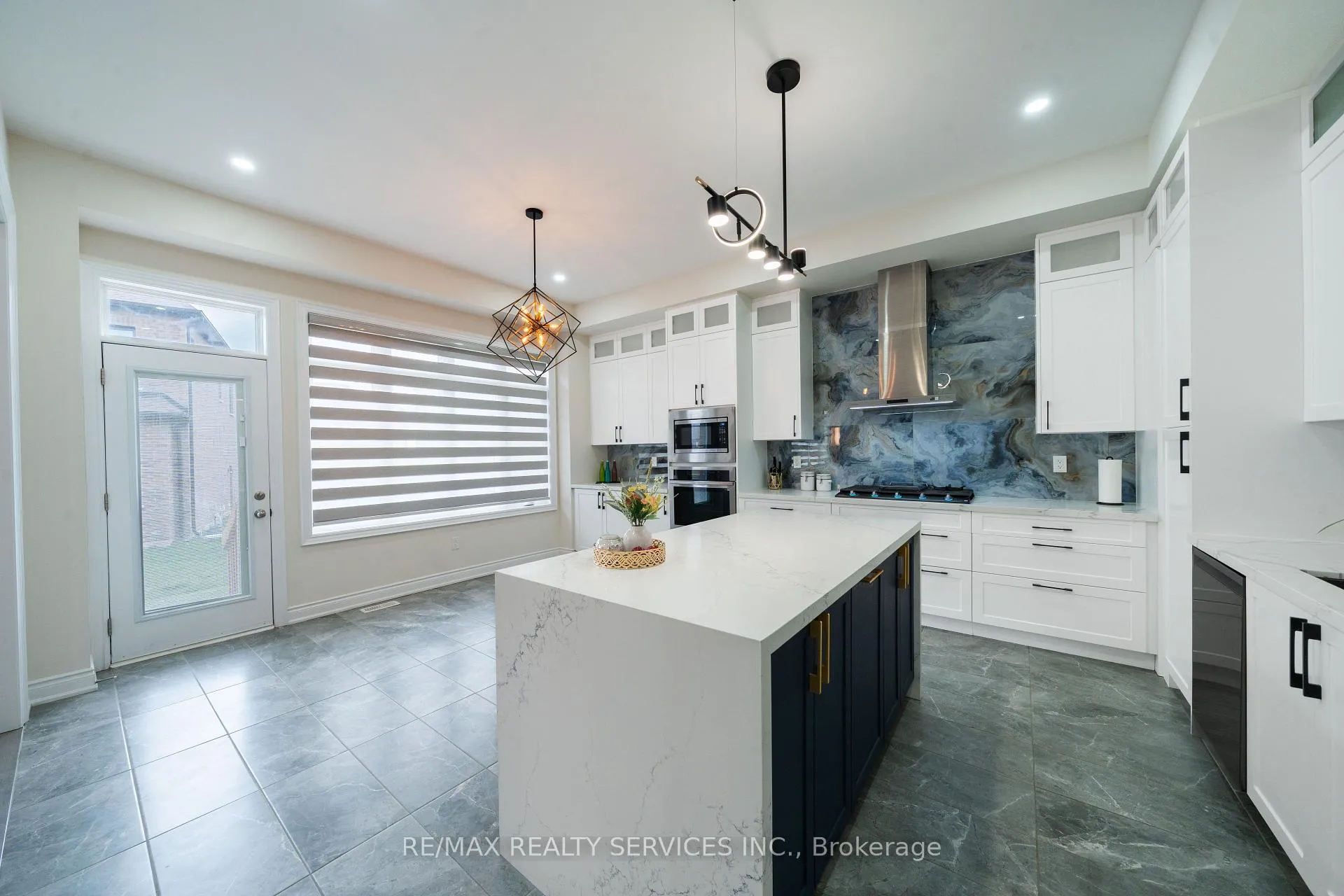 Photo 13 of 3444 Mosley Gate, Oakville, Rural Oakville — HOMEH
