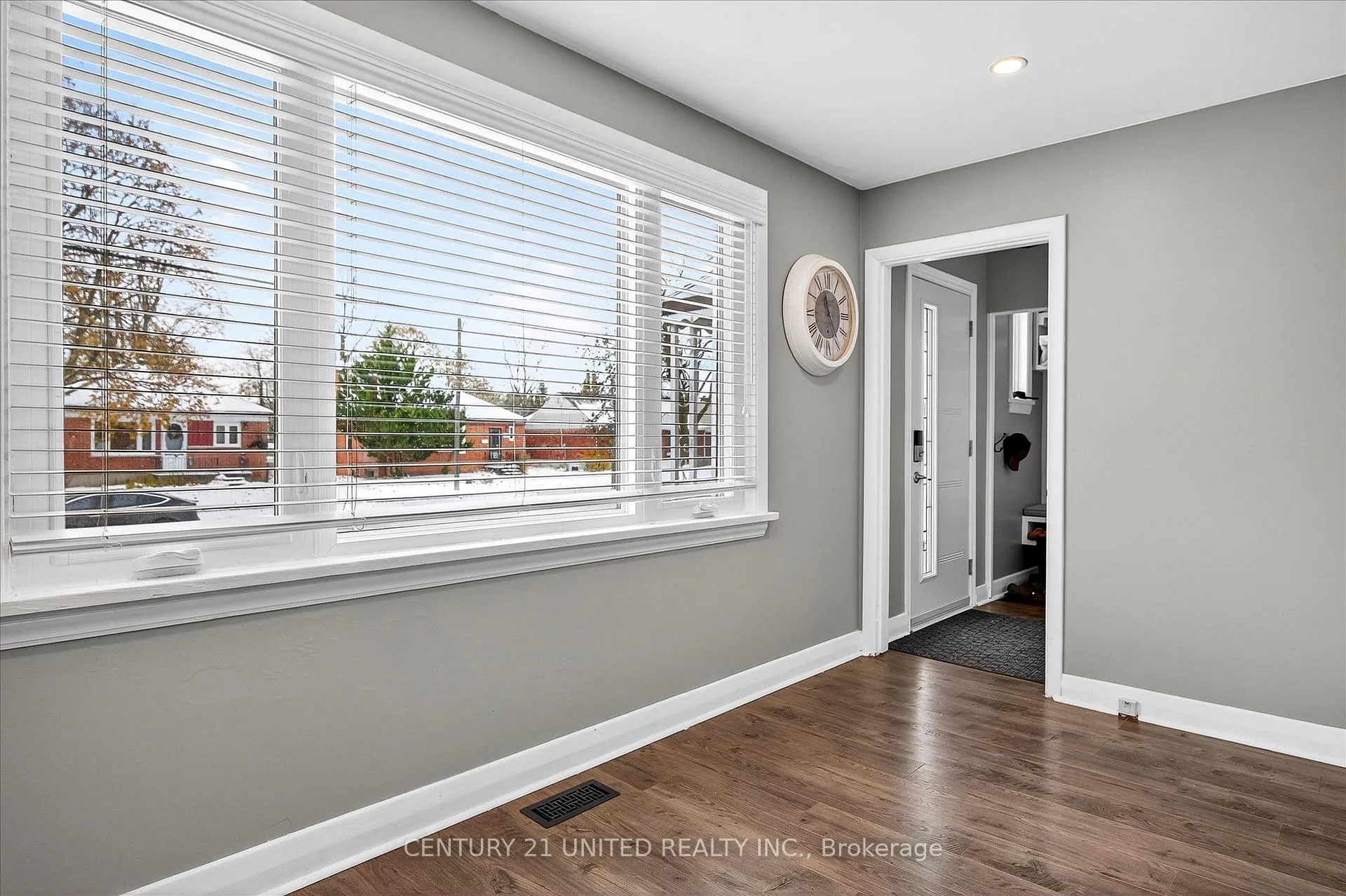 Photo 5 of 762 Cameron Street, Peterborough, Otonabee Ward 1 — HOMEH