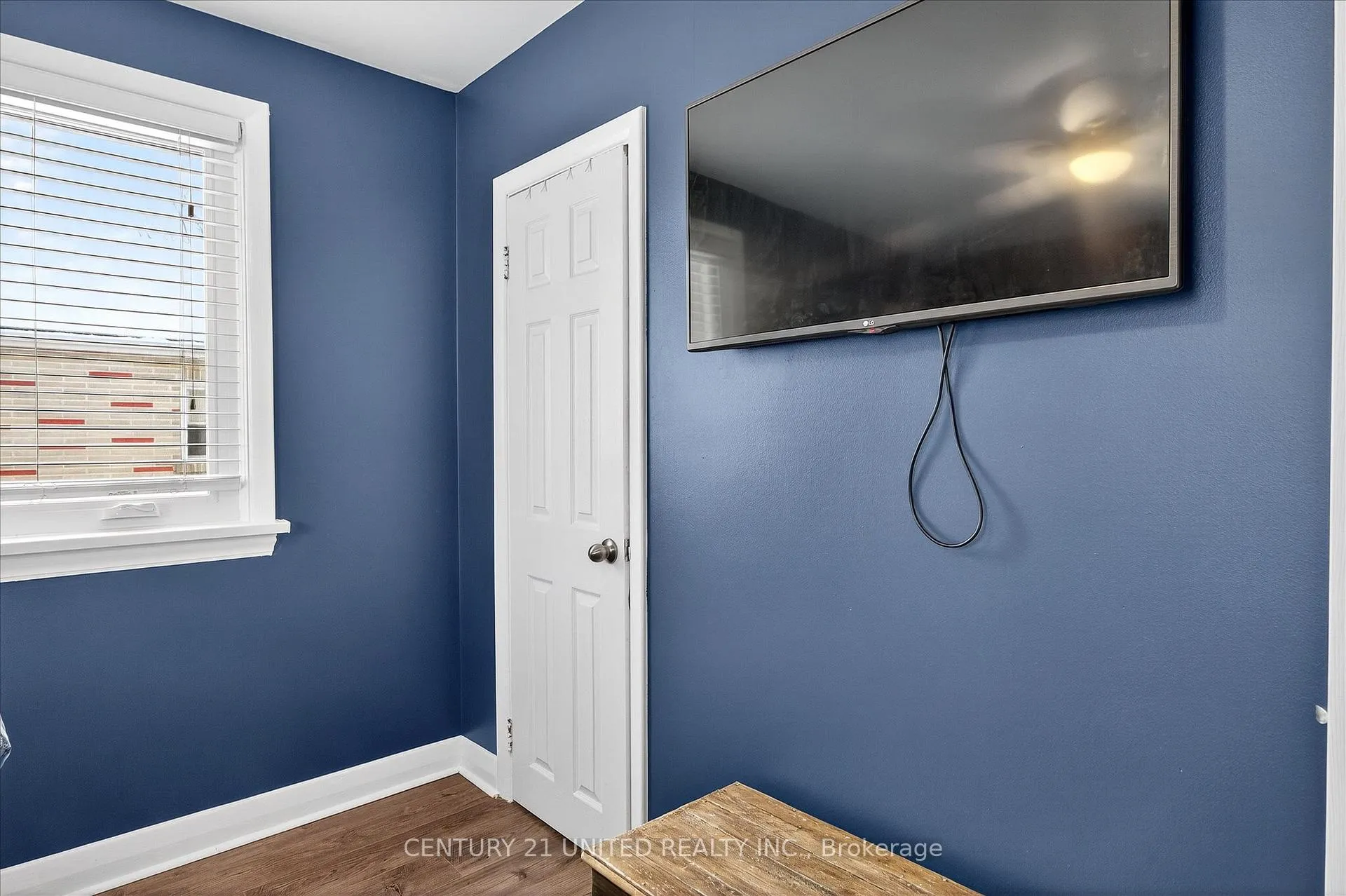 Photo 18 of 762 Cameron Street, Peterborough, Otonabee Ward 1 — HOMEH