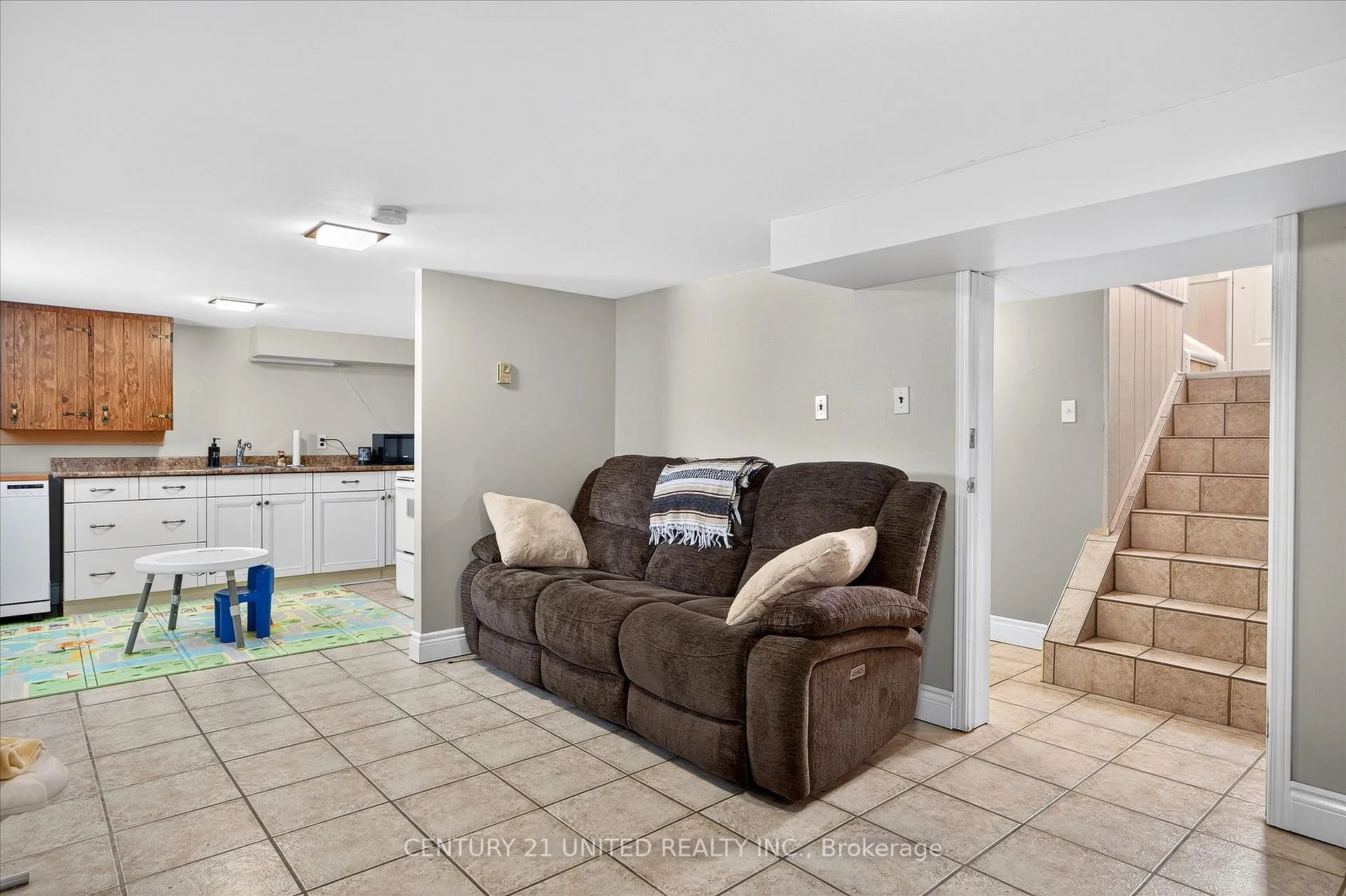 Photo 30 of 762 Cameron Street, Peterborough, Otonabee Ward 1 — HOMEH