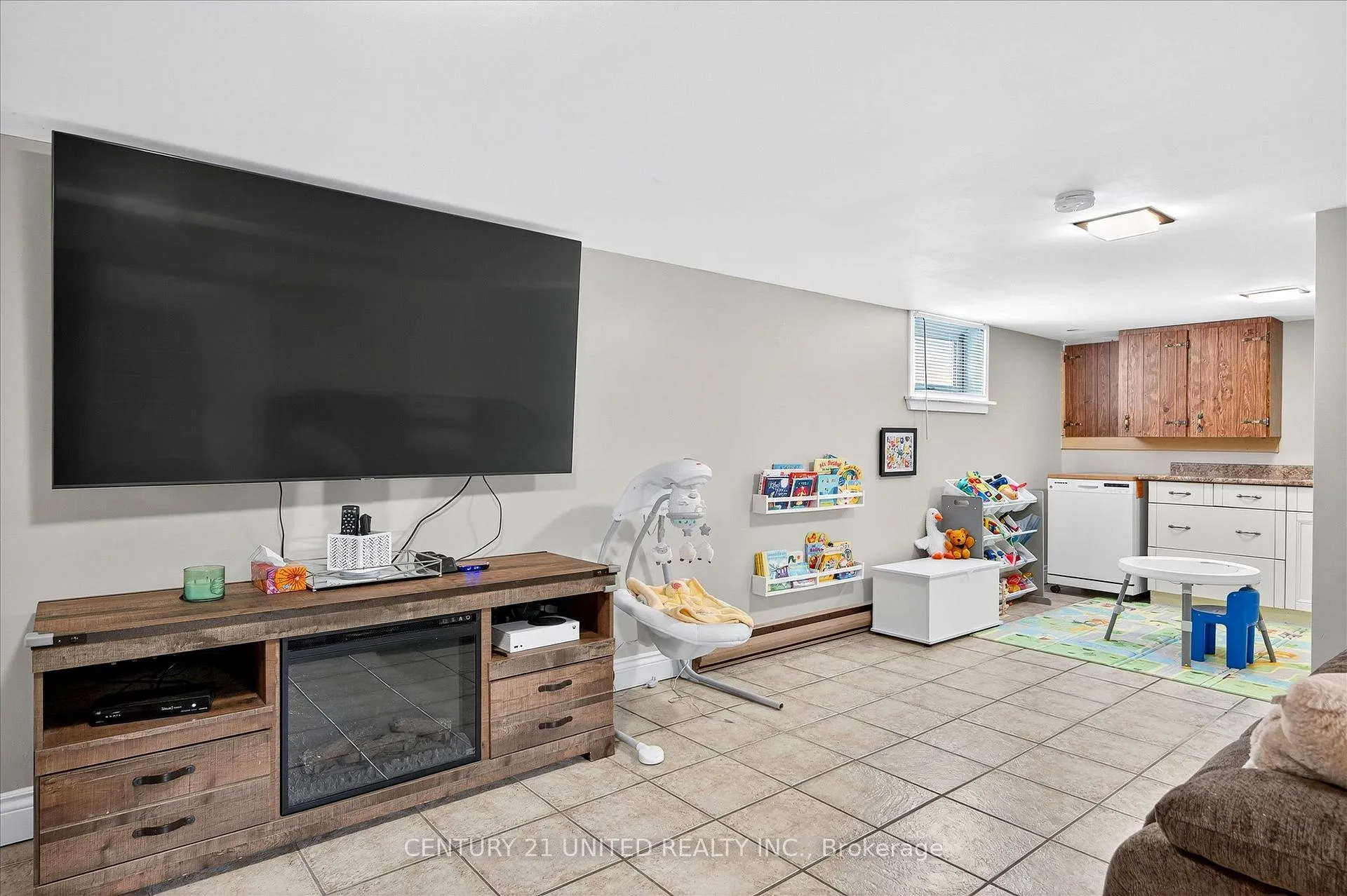 Photo 31 of 762 Cameron Street, Peterborough, Otonabee Ward 1 — HOMEH
