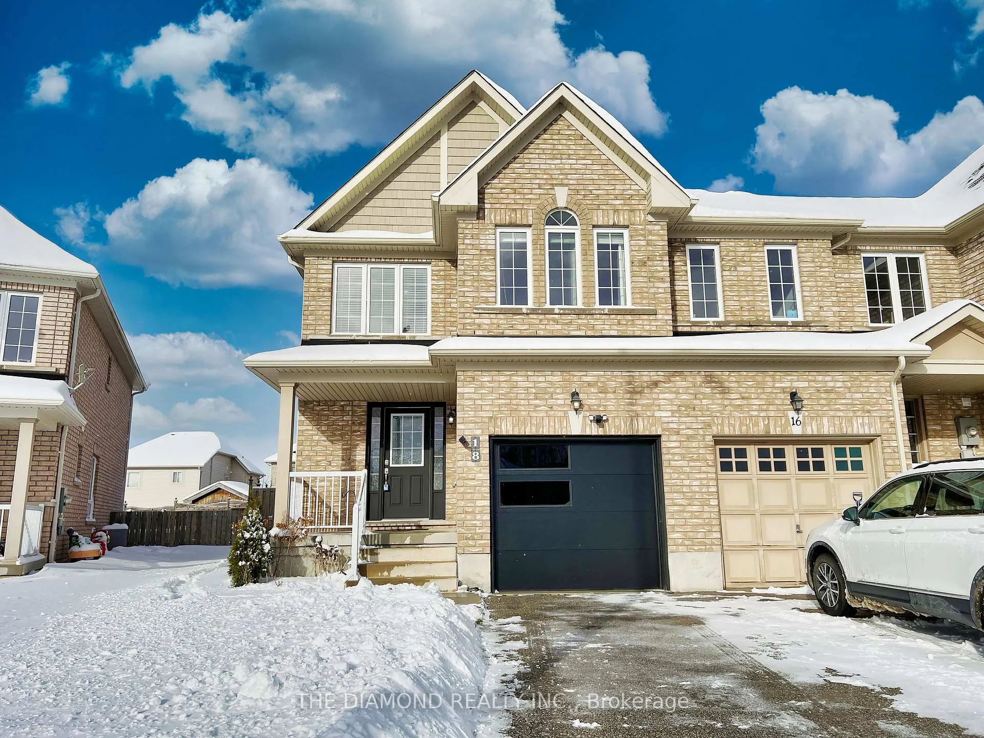 Photo 1 of 18 Lancaster Court, Barrie, Innis-Shore — HOMEH