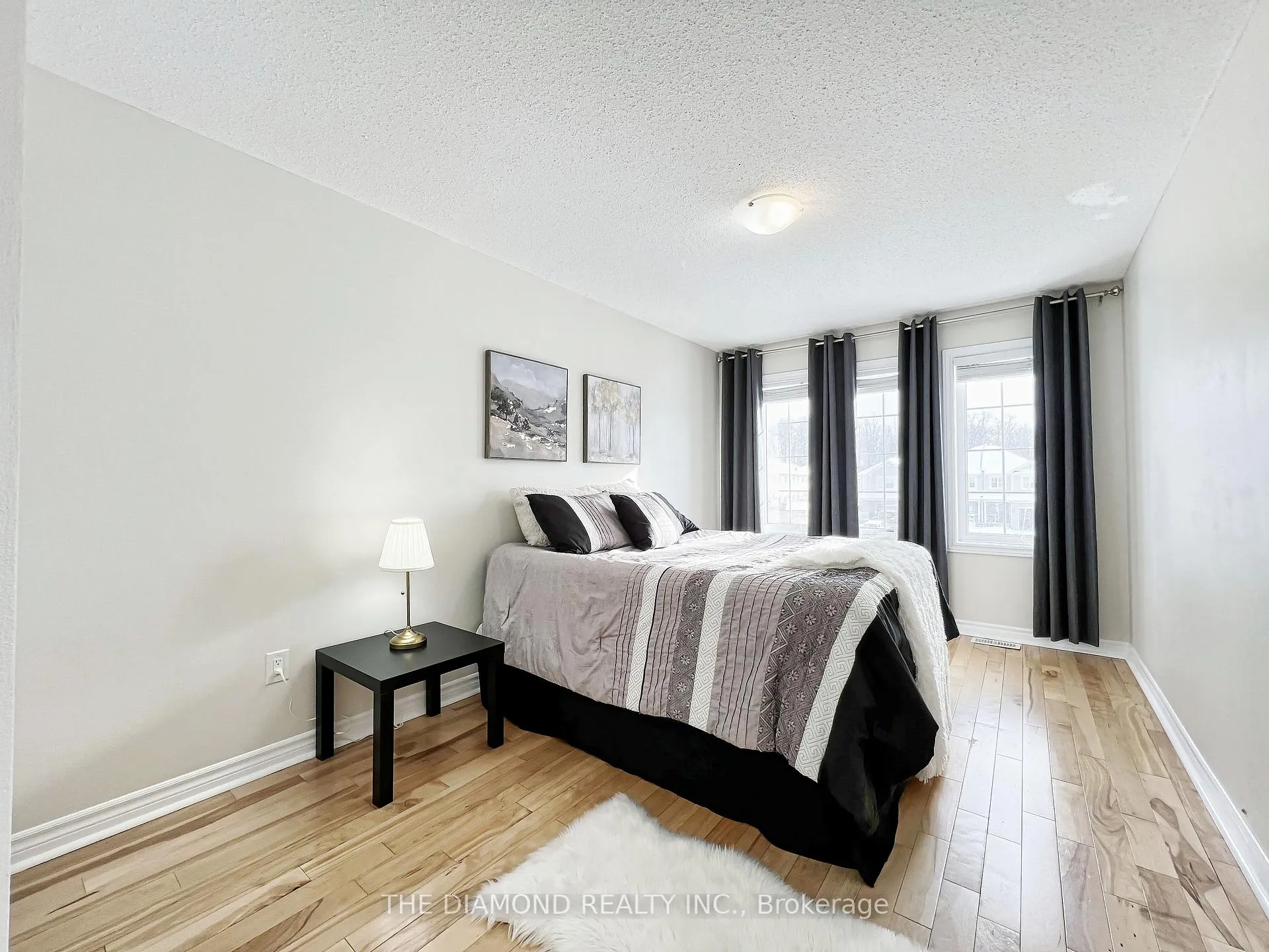 Photo 19 of 18 Lancaster Court, Barrie, Innis-Shore — HOMEH