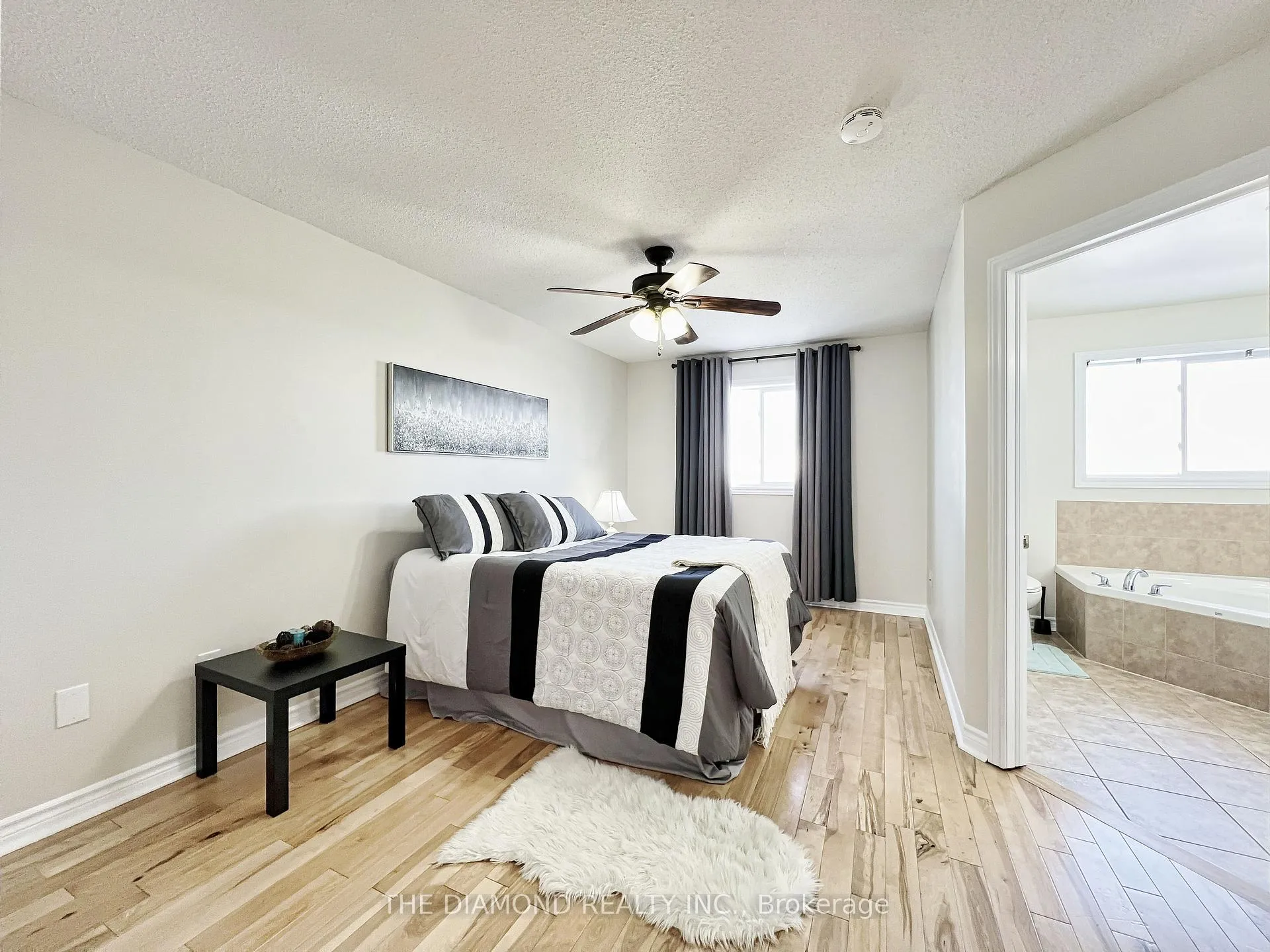 Photo 24 of 18 Lancaster Court, Barrie, Innis-Shore — HOMEH