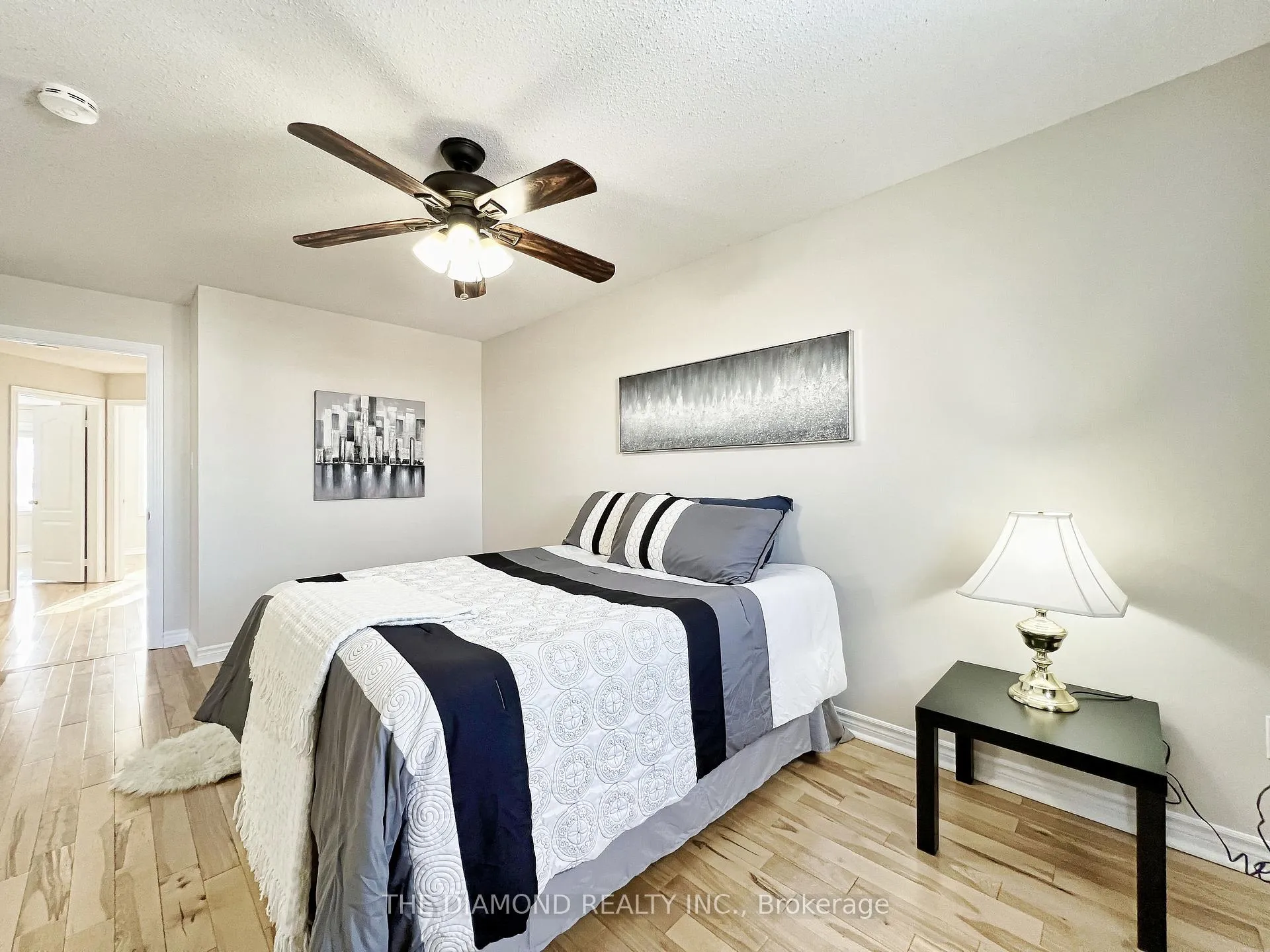 Photo 25 of 18 Lancaster Court, Barrie, Innis-Shore — HOMEH