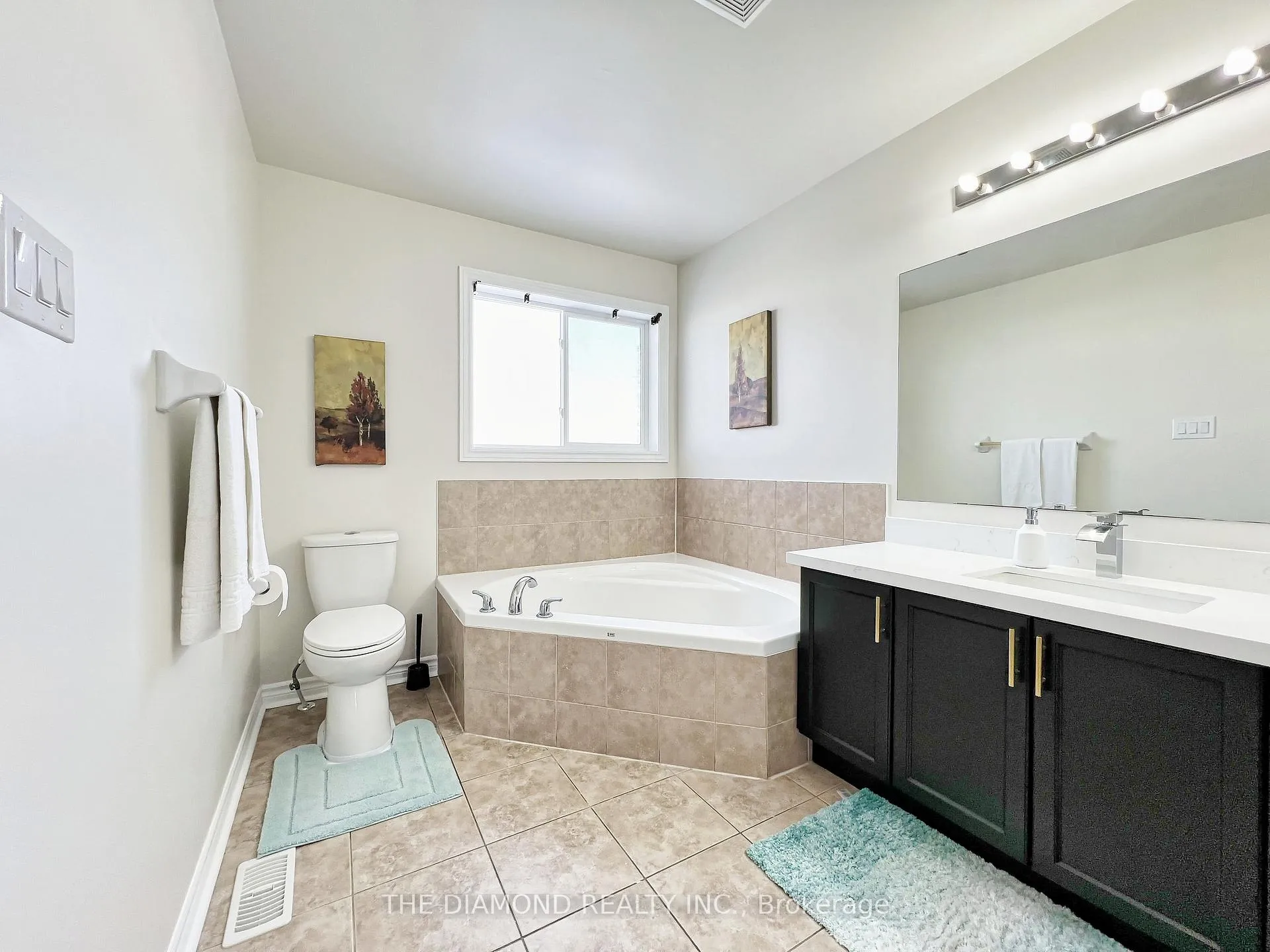 Photo 29 of 18 Lancaster Court, Barrie, Innis-Shore — HOMEH