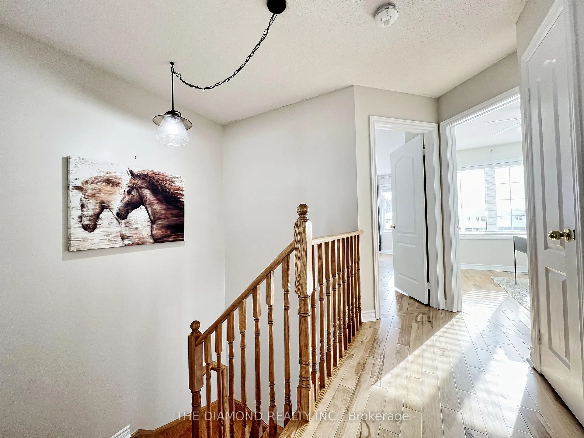 Photo 32 of 18 Lancaster Court, Barrie, Innis-Shore — HOMEH