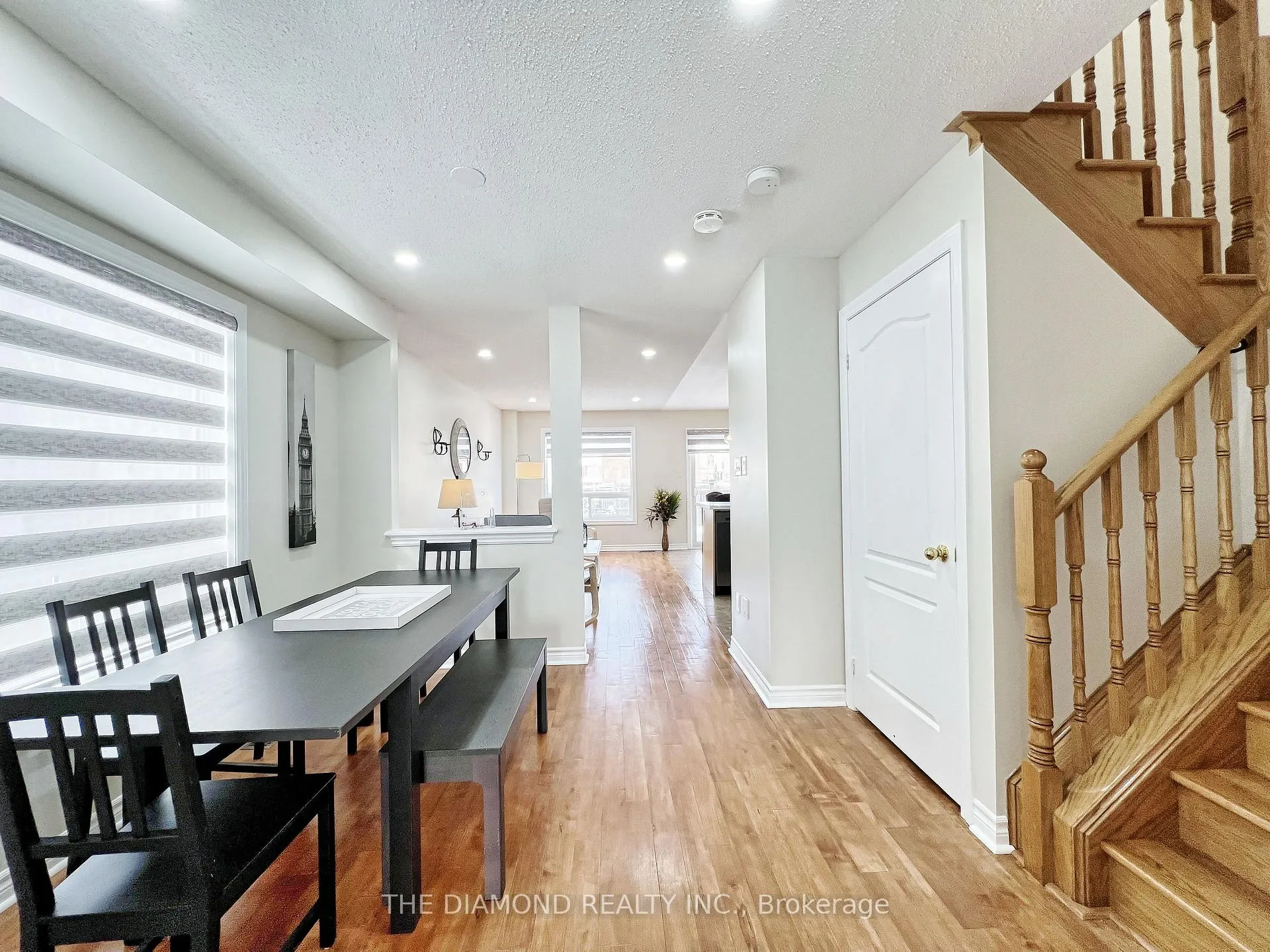 Photo 34 of 18 Lancaster Court, Barrie, Innis-Shore — HOMEH