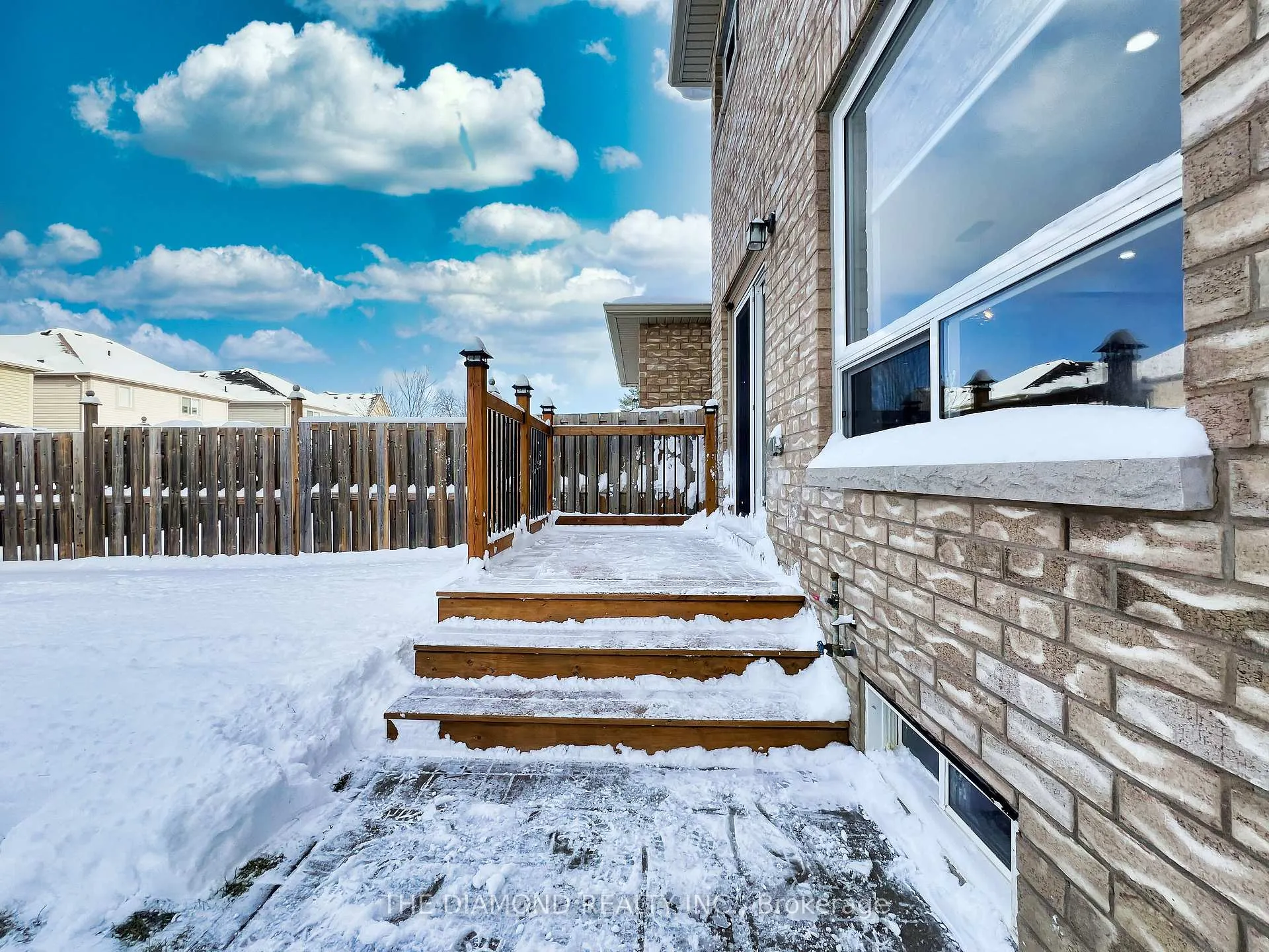 Photo 38 of 18 Lancaster Court, Barrie, Innis-Shore — HOMEH
