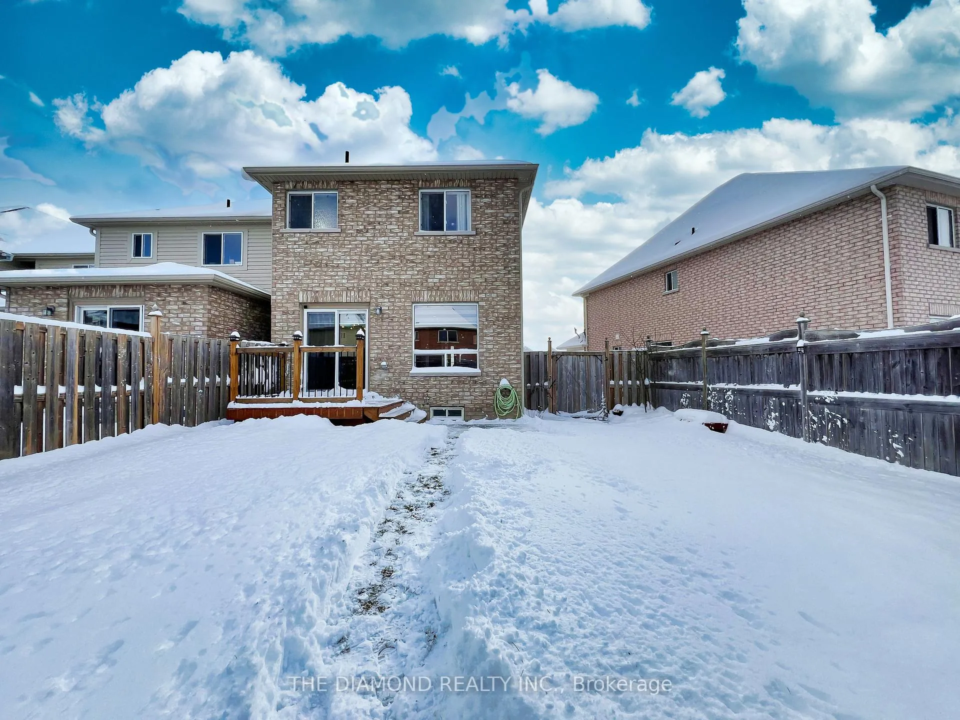 Photo 40 of 18 Lancaster Court, Barrie, Innis-Shore — HOMEH