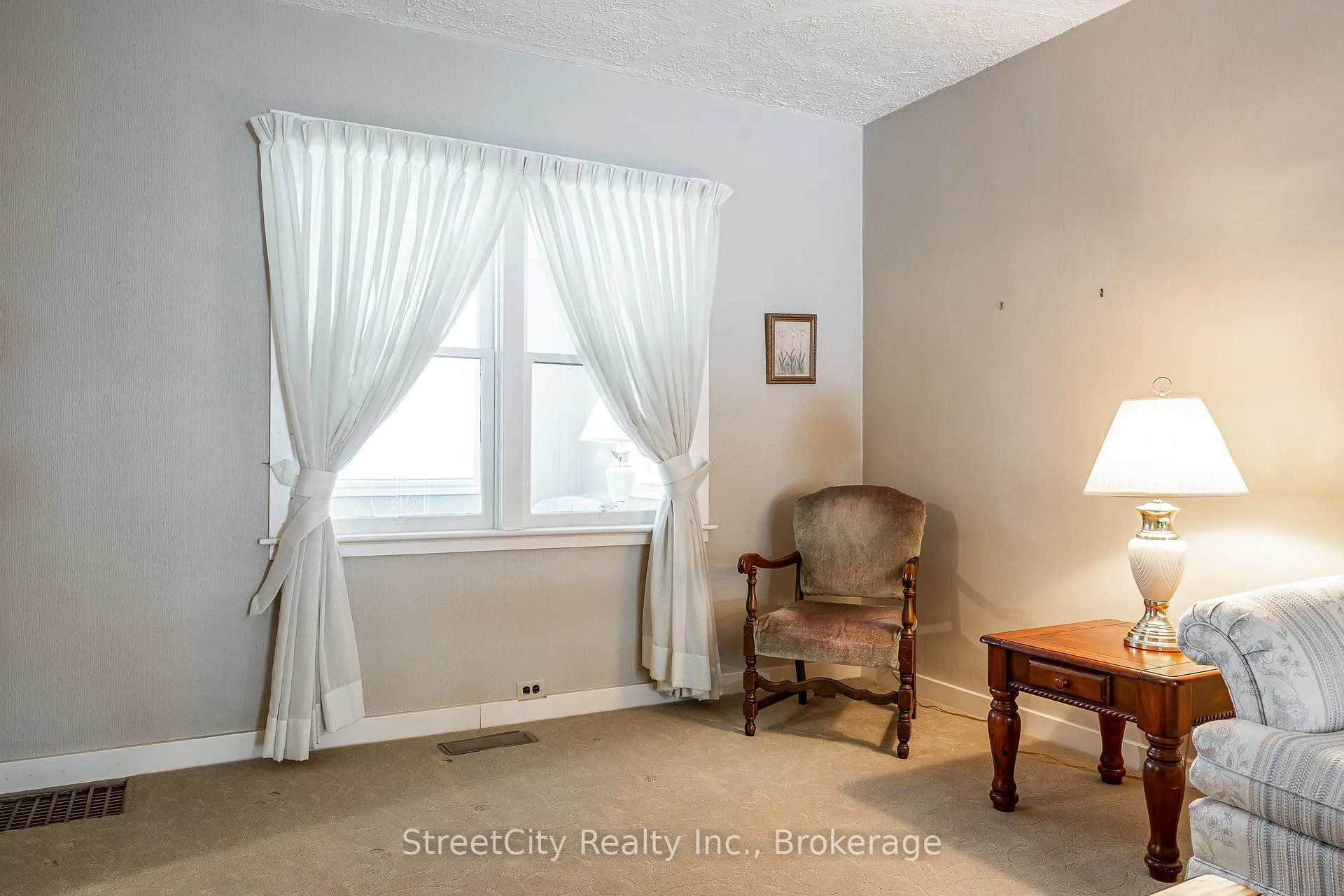 Photo 5 of 16 Youngs Street, Stratford — HOMEH