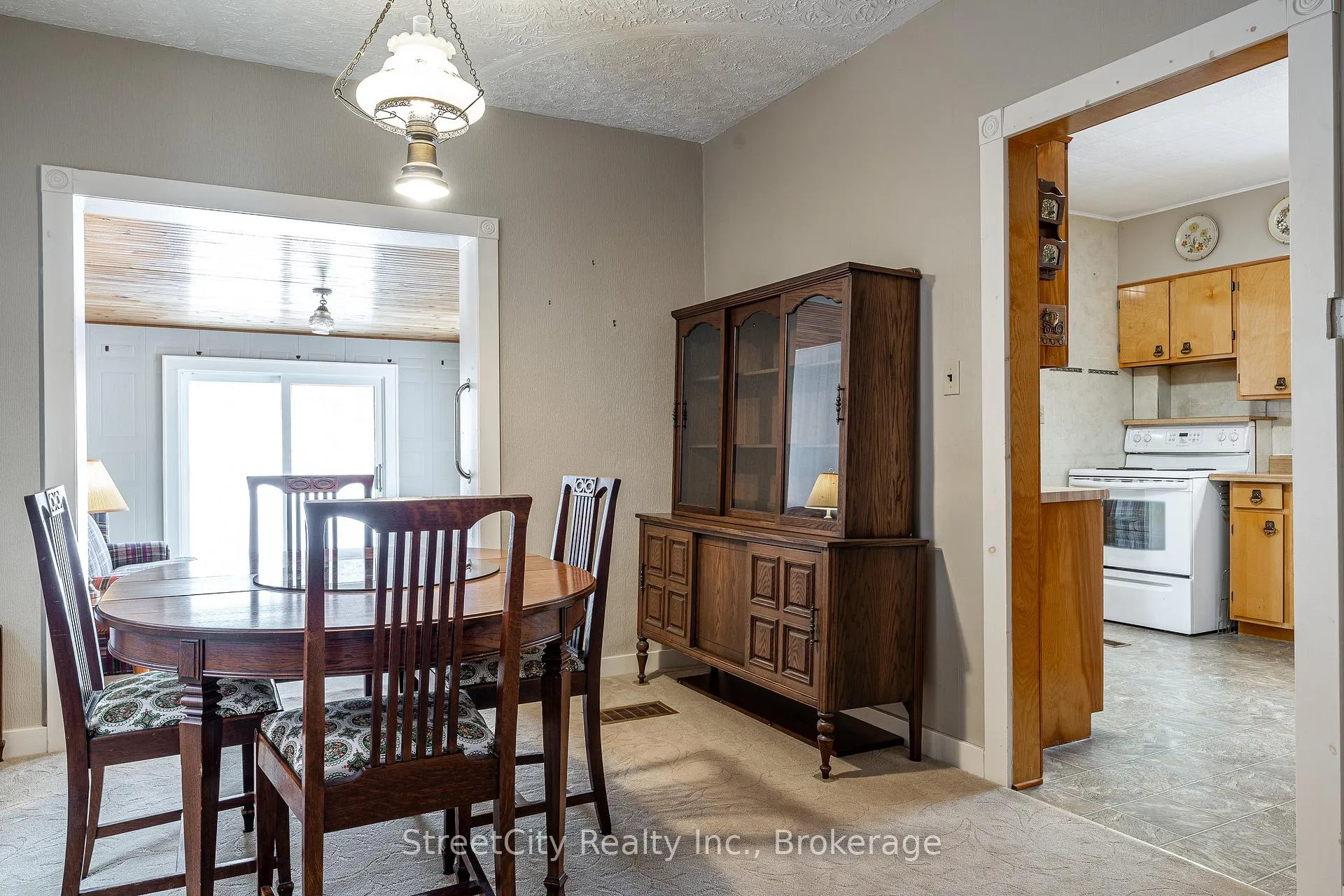 Photo 8 of 16 Youngs Street, Stratford — HOMEH