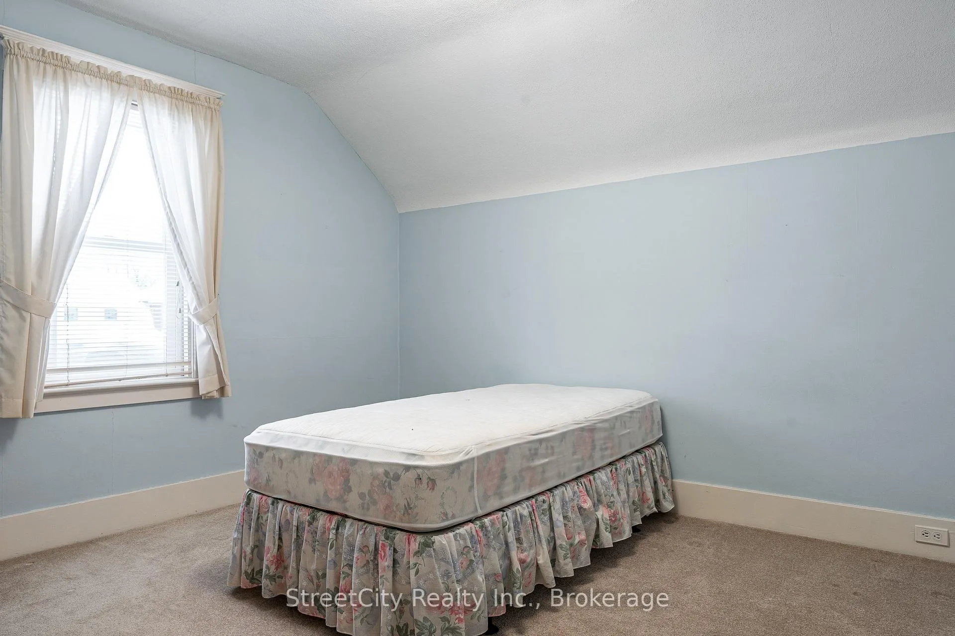 Photo 26 of 16 Youngs Street, Stratford — HOMEH