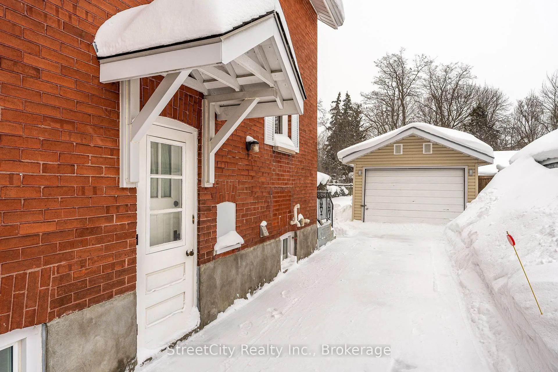 Photo 32 of 16 Youngs Street, Stratford — HOMEH