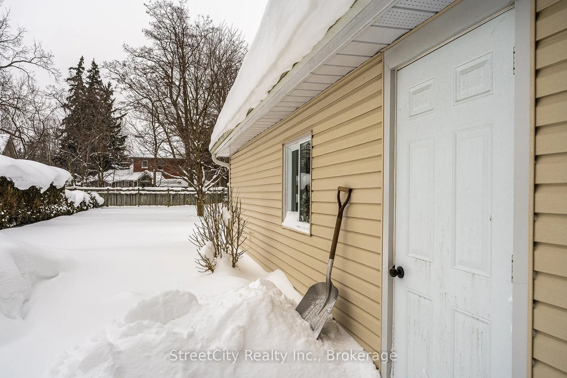 Photo 34 of 16 Youngs Street, Stratford — HOMEH
