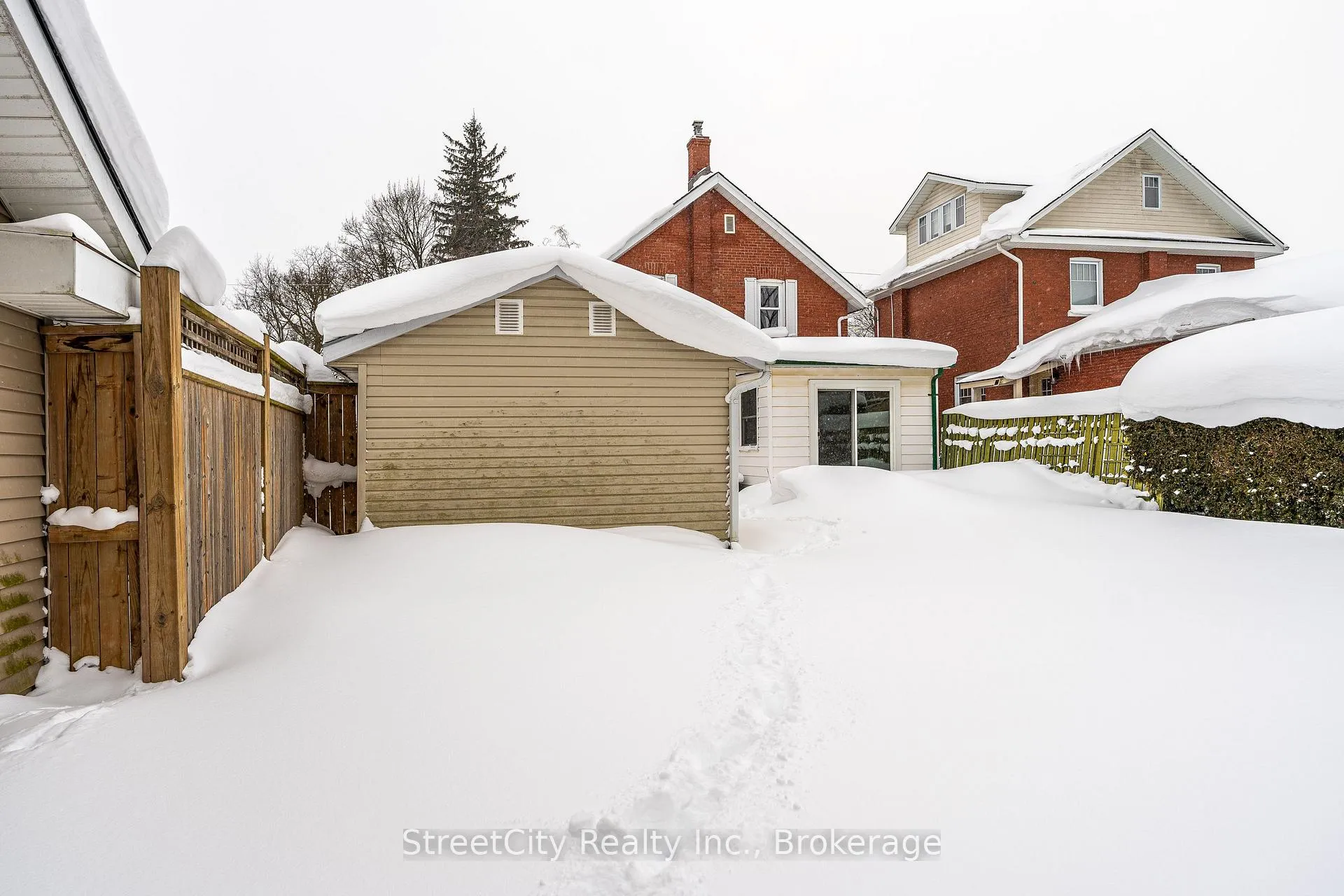 Photo 37 of 16 Youngs Street, Stratford — HOMEH