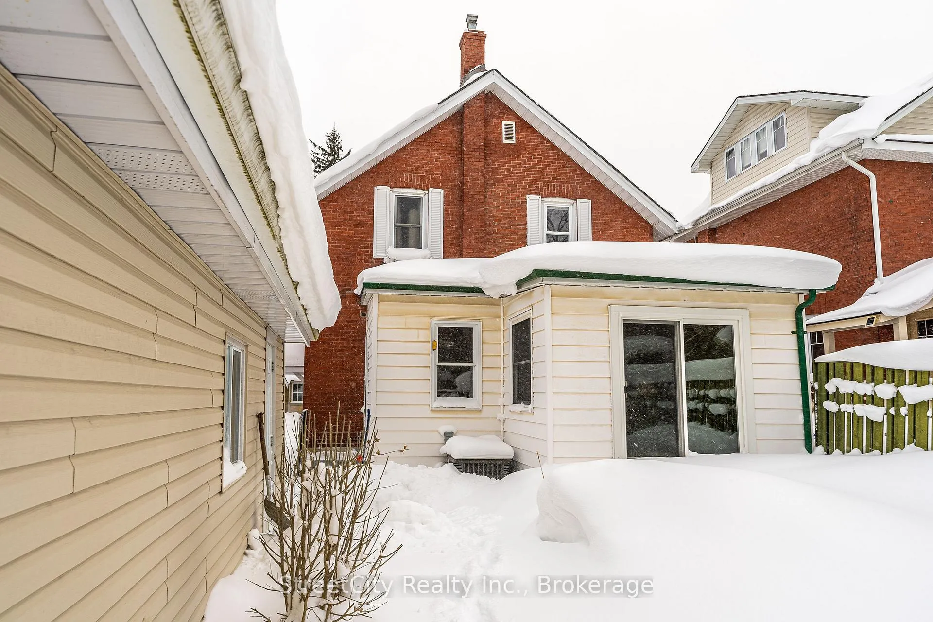 Photo 39 of 16 Youngs Street, Stratford — HOMEH